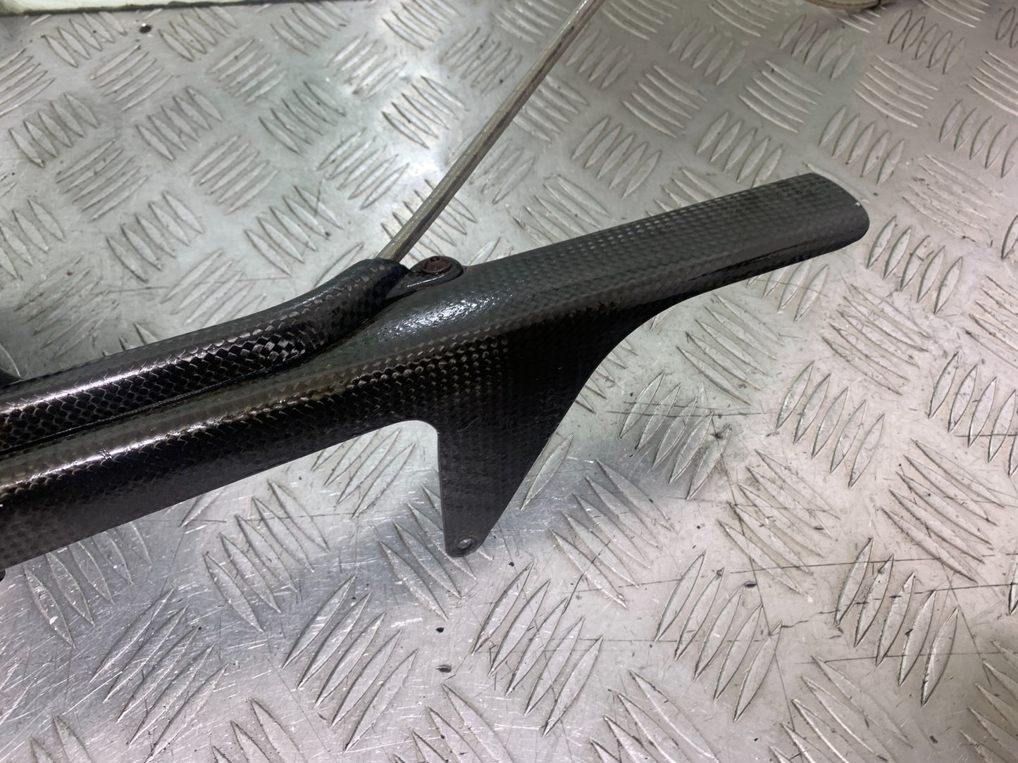 DUCATI 996 SPS 748 916 998 CARBON HUGGER (DAMAGED)  1999-2000 (CMB1209)