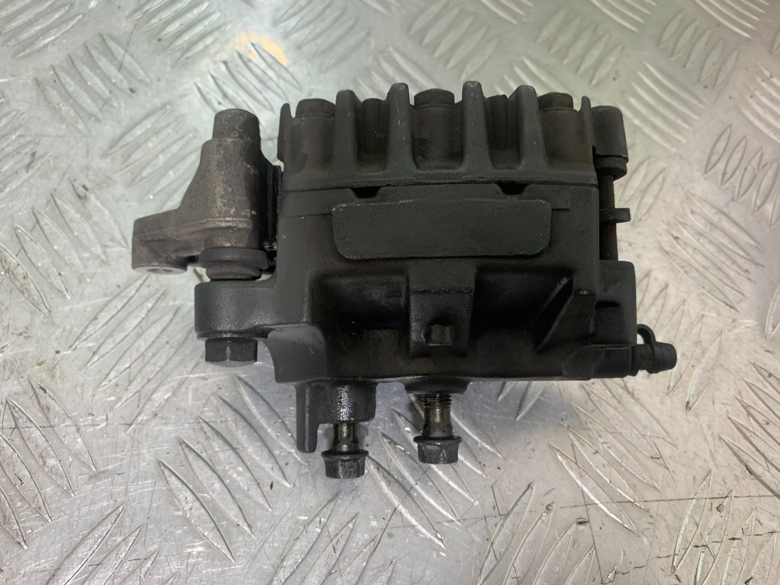 HONDA VFR800 PRE V-TEC REAR CALIPER  YEAR 1998-2001 (CMB1233)