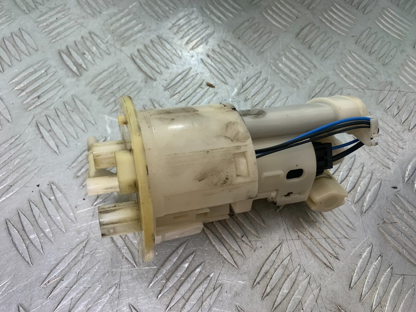 TRIUMPH 1050 SPRINT ST PETROL PUMP   YEAR 2004-2007 (CMB1197)