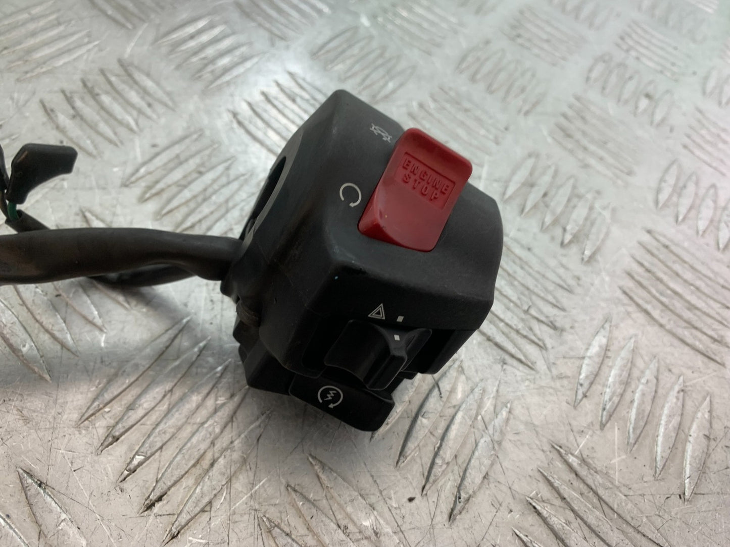 HONDA CBF500 CBF 500 RIGHT SWITCH GEAR    YEAR 2004-2008  (CMB1294)