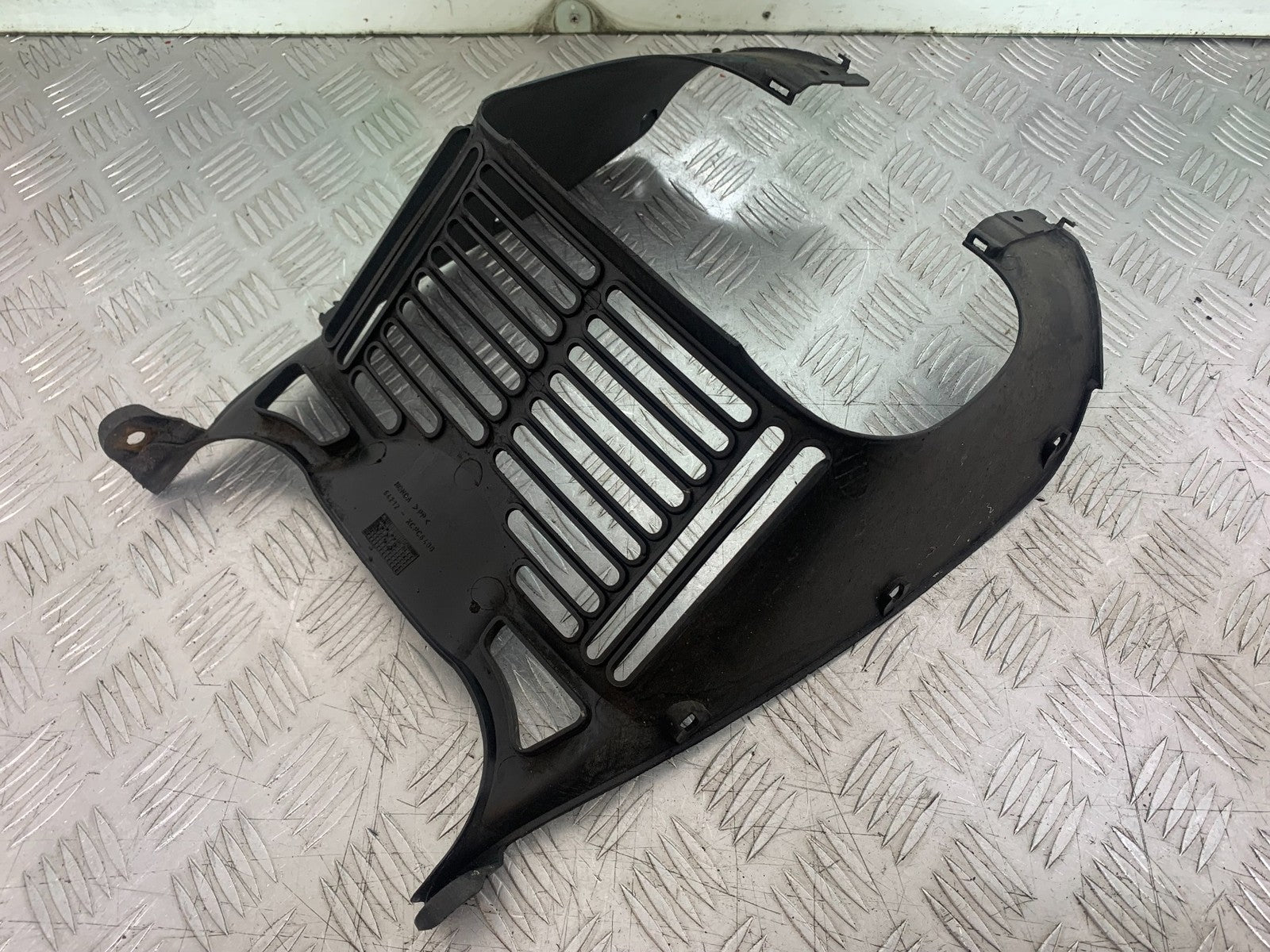 HONDA XL125 VARADERO RADIATOR GRILL  YEAR 2001-2006  (CMB1210)