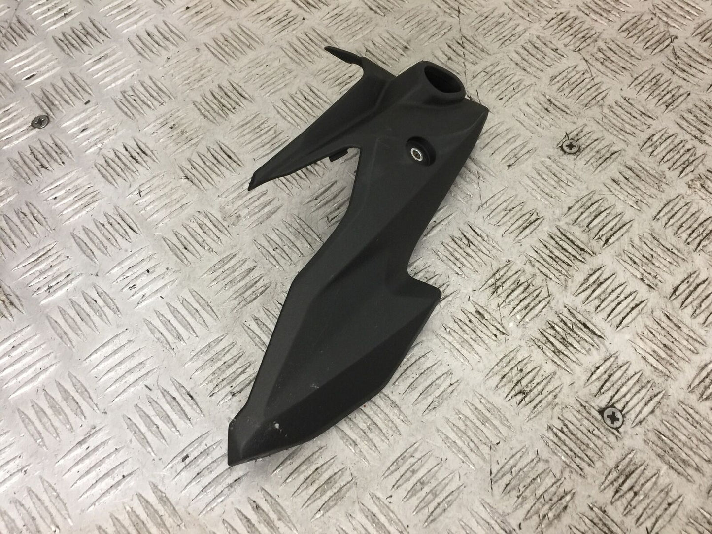 YAMAHA MT03 LEFT INDICATOR MOUNT YEAR 2018  (STOCK 801)