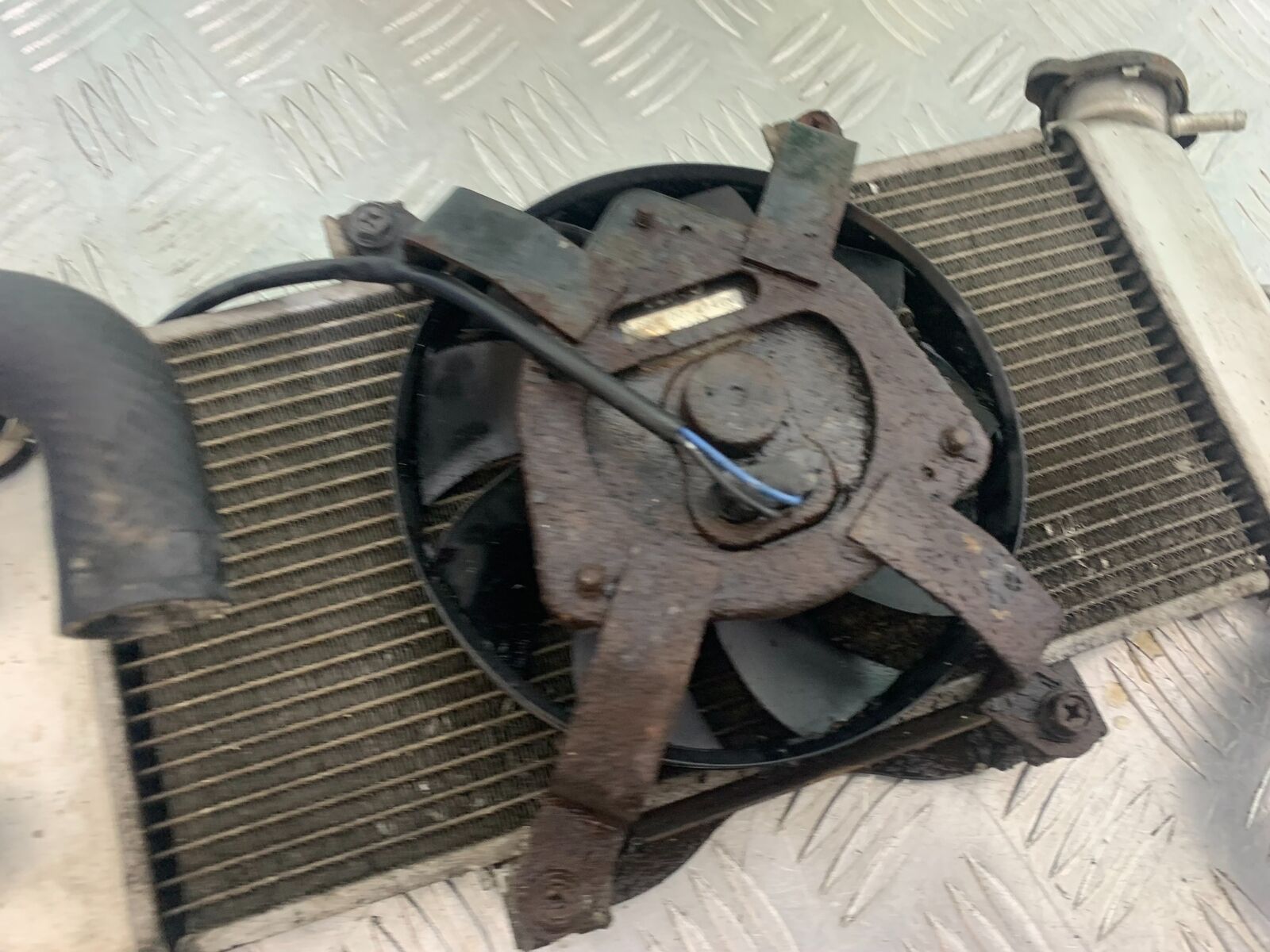 KAWASAKI ER6 F RADIATOR AND FAN  YEAR 2005-2008 (CMB1098)