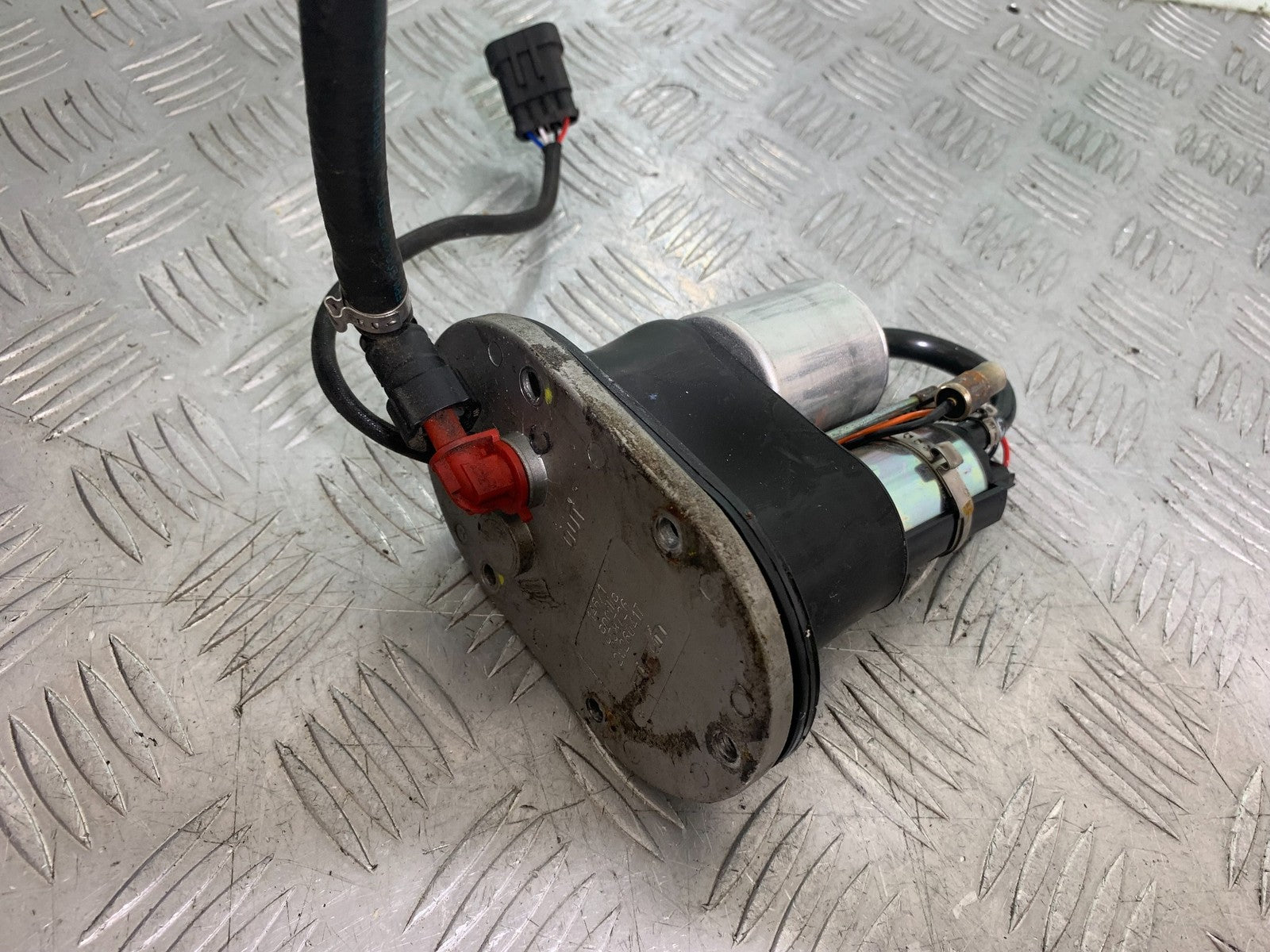 APRILIA TUONO 1000 V4R PETROL PUMP  YEAR 2011-13  (CMB1316)