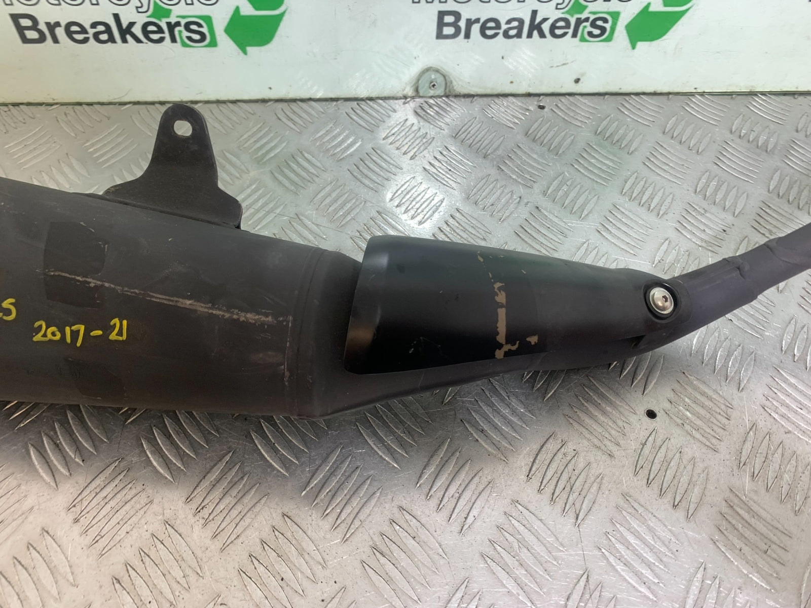 SUZUKI GSXR 125 GSX R125 EXHAUST YEAR 2017