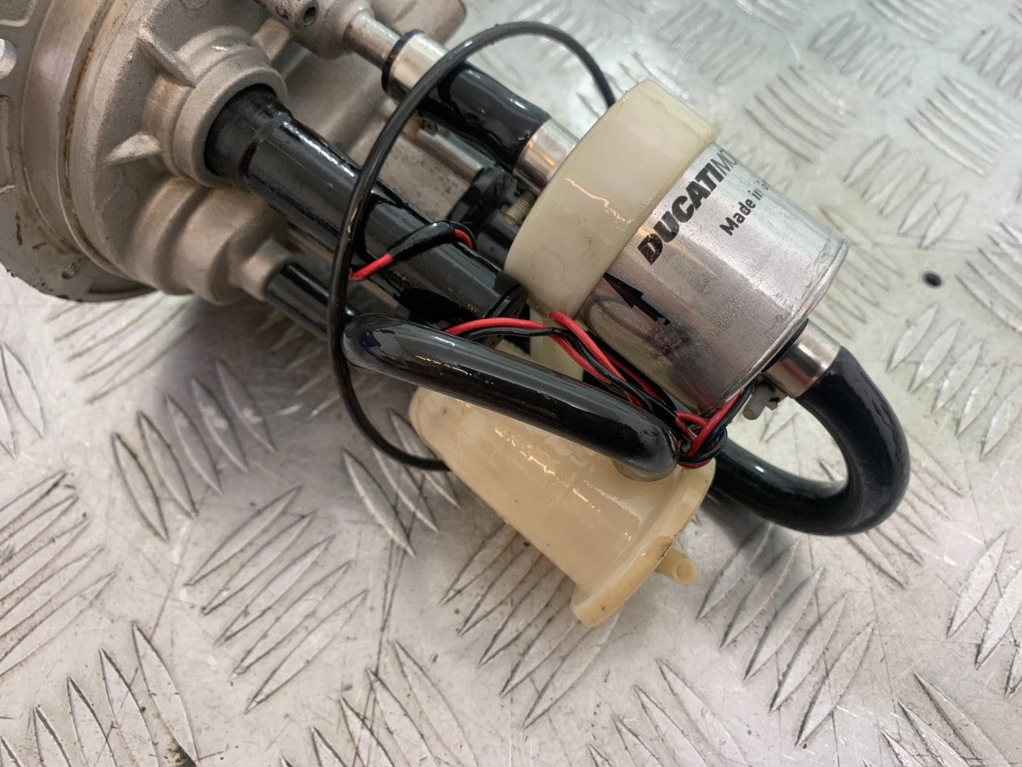 DUCATI 996 SPS 748 916 998 PETROL PUMP 1999-2000 (CMB1209)