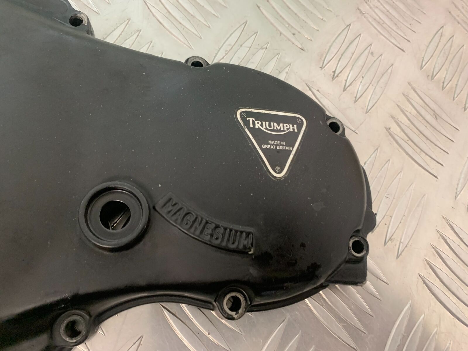 TRIUMPH 885 TIGER CLUTCH COVER   YEAR 2000