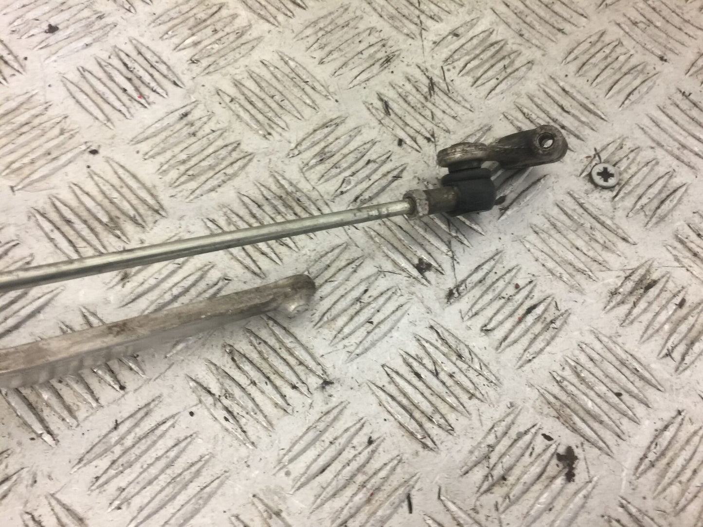 SUZUKI GSXR1000 K1 K2 FRONT LEFT PEG   YEAR 2001 (STOCK NO 644)