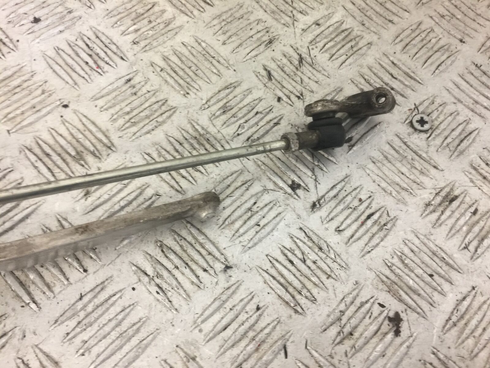SUZUKI GSXR1000 K1 K2 FRONT LEFT PEG   YEAR 2001 (STOCK NO 644)
