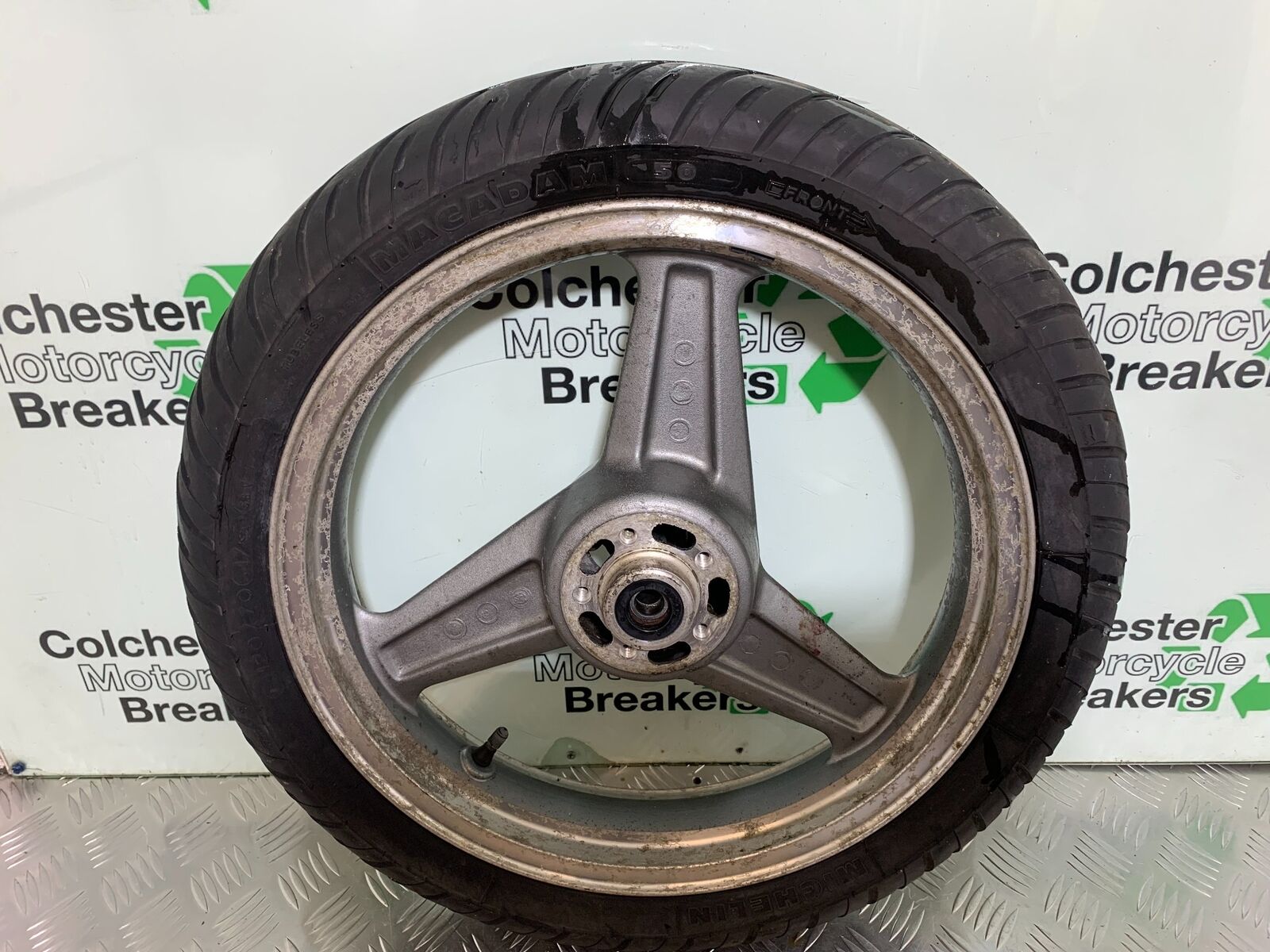 KAWASAKI ZR 750 ZEPHYR FRONT WHEEL  YEAR 1991-95 (CMB1008)