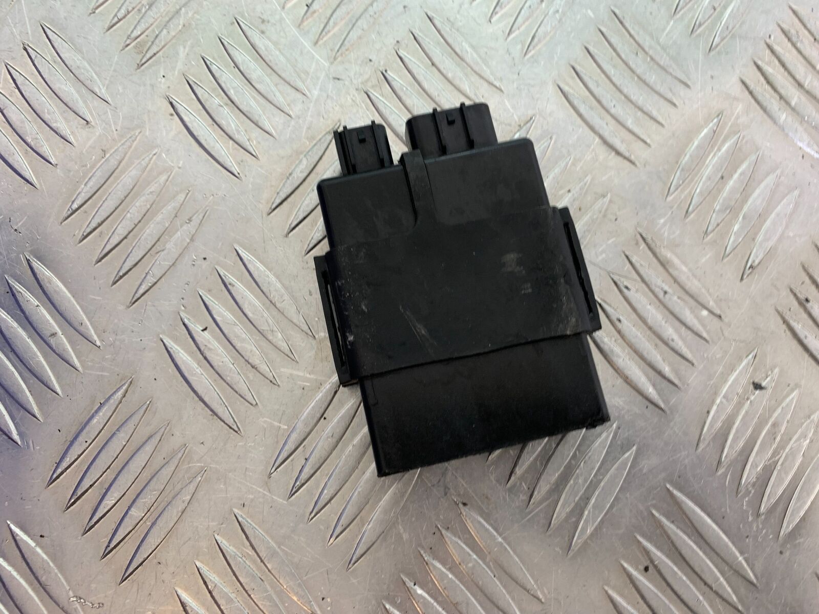 SUZUKI RF900 RF 900 CDI UNIT  YEAR 1994-1999 (CMB1020)