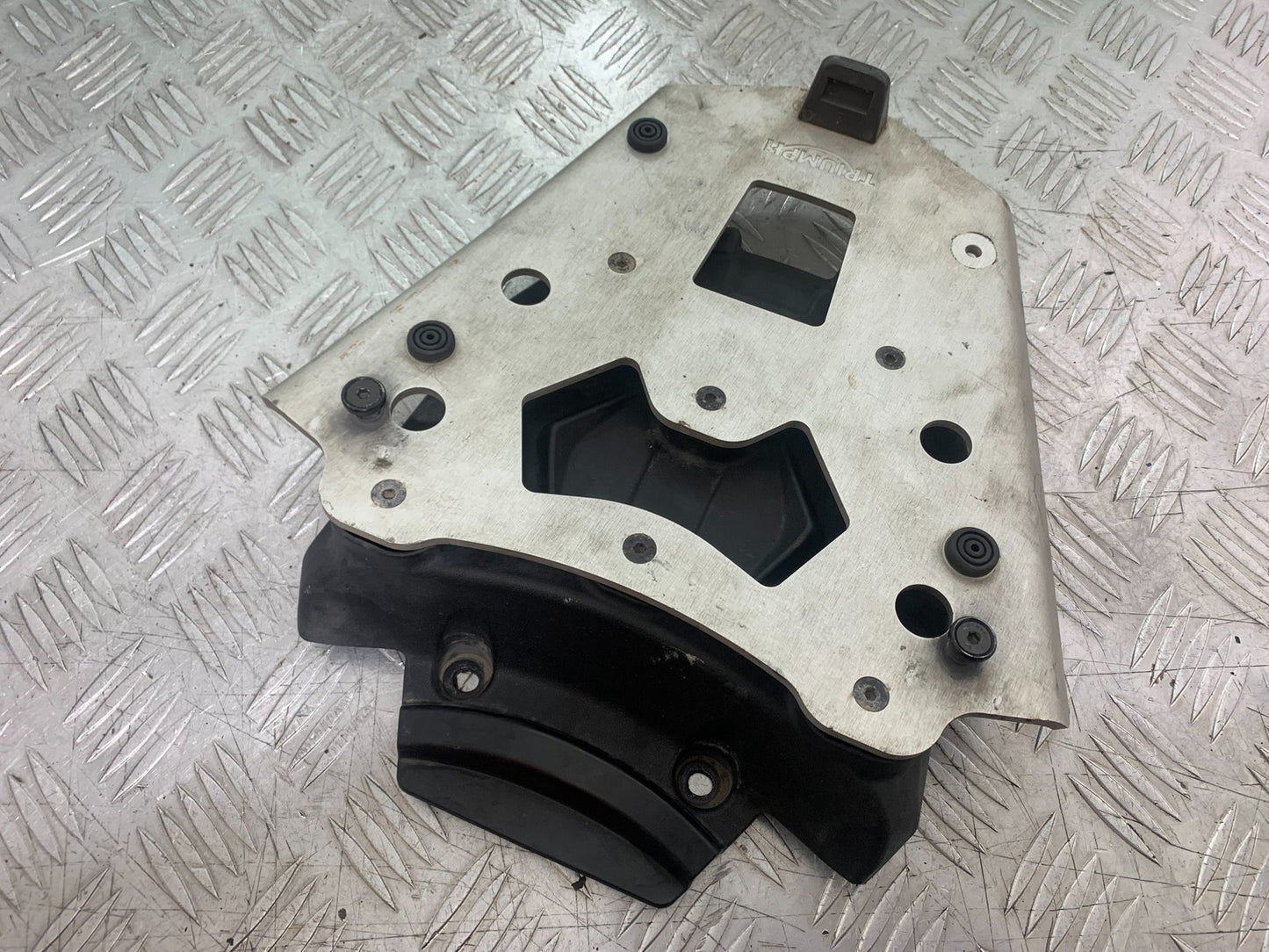 TRIUMPH TIGER 800 XRT TOP BOX PLATE   2018-2020 (CMB1193)