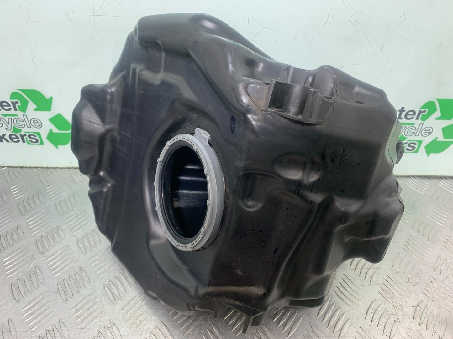 BMW R1200 R 1200 GS PETROL TANK YEAR 2013-2016 (CMB1257)