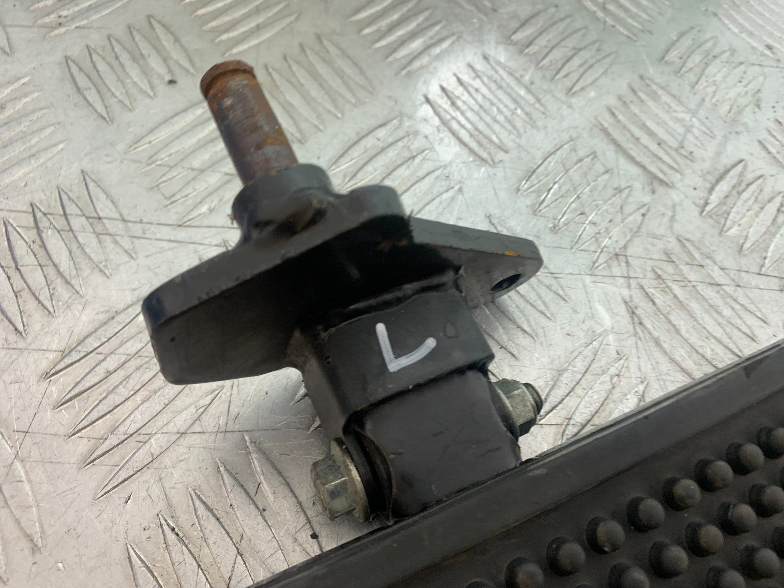 PIONEER NEVADA XF125 LEFT FOOTBOARD YEAR 2009 (CMB1214)