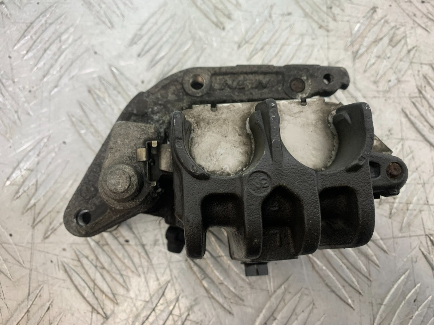 HONDA VT750 SHADOW FRONT BRAKE CALIPER   YEAR 2003-2004 (CMB1265)