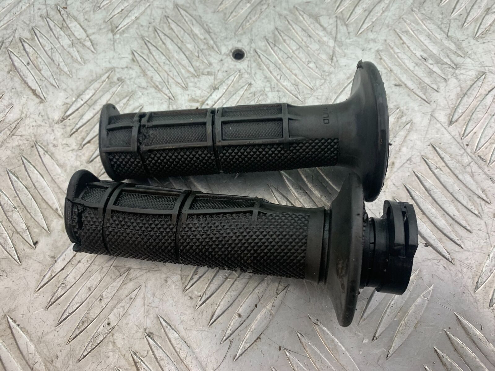 YAMAHA XT125 X XT 125 X THROTTLE TWIST GRIP  2005-2011 (CMB1097)