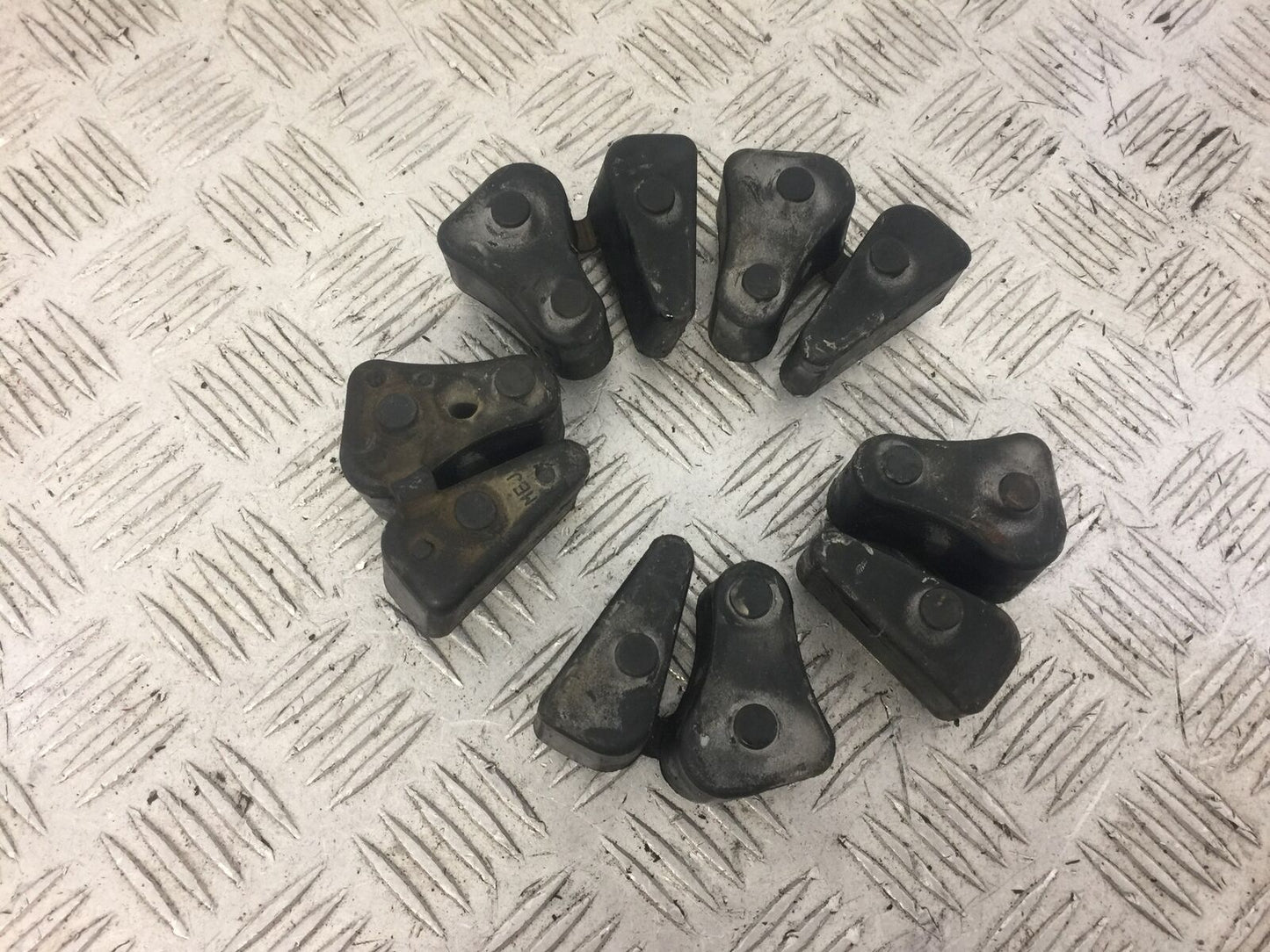 HONDA CB1300 CB 1300 SA-7 CUSH DRIVE RUBBERS   YEAR 2005-2009  STOCK 623