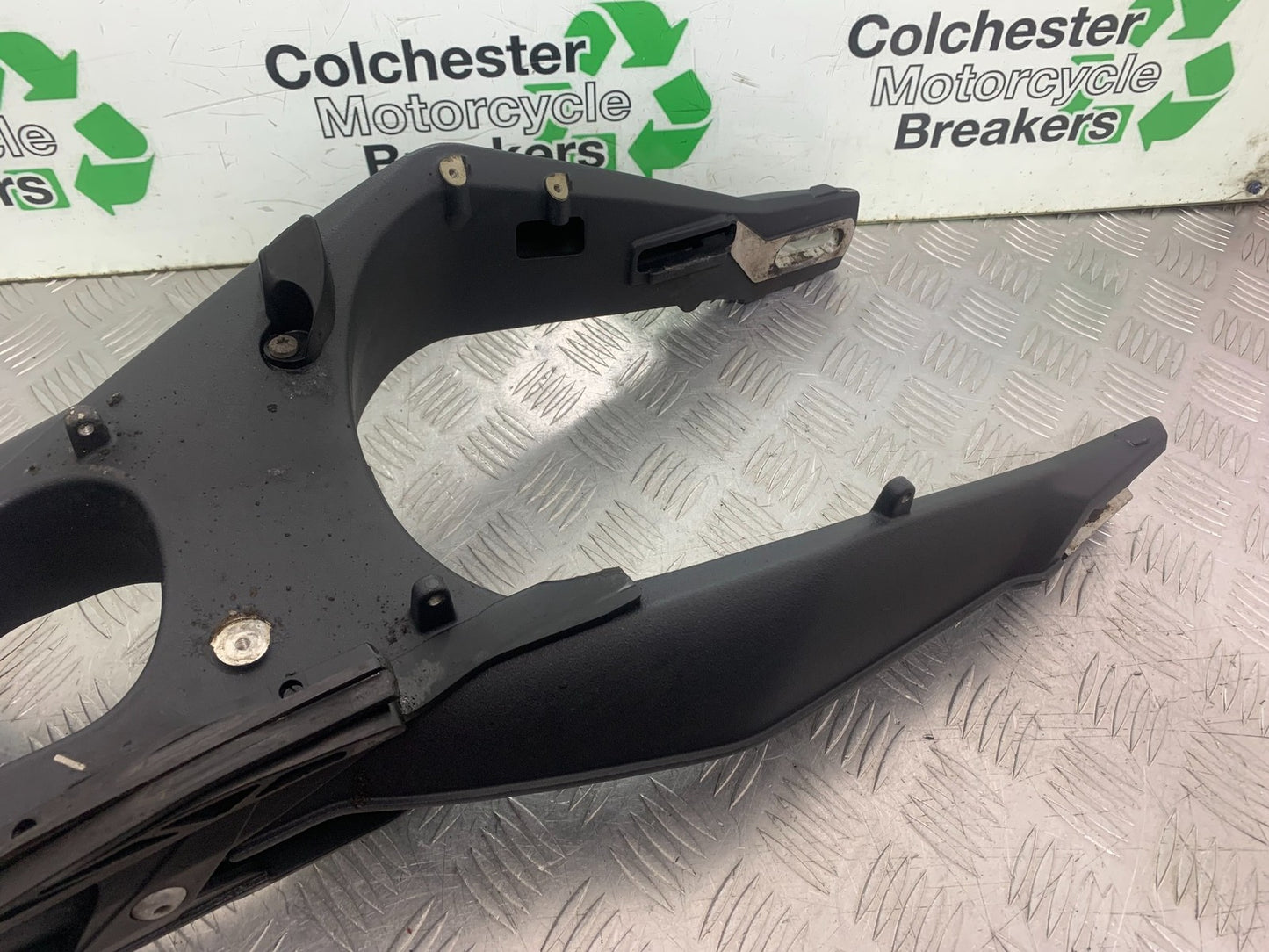 TRIUMPH 675 STREET TRIPLE RX SWINGARM   2015- 2017 (CMB1299)