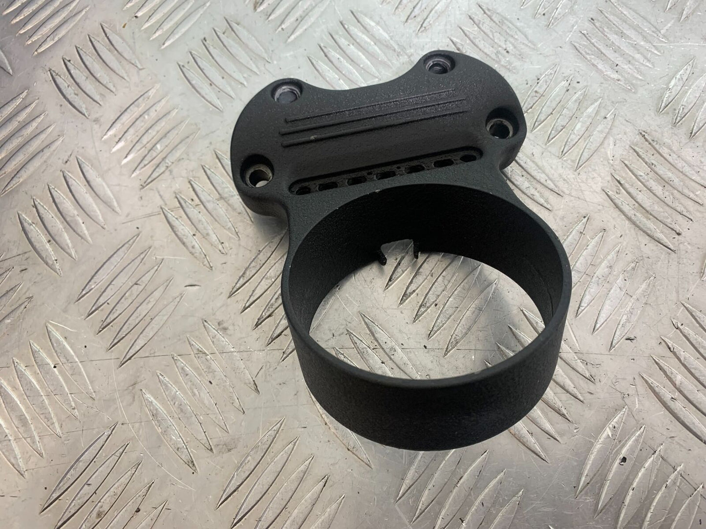 HARLEY DAVIDSON XL883 N IROD SPEEDO MOUNTING BRACKET   YEAR 2020  (CMB1116)