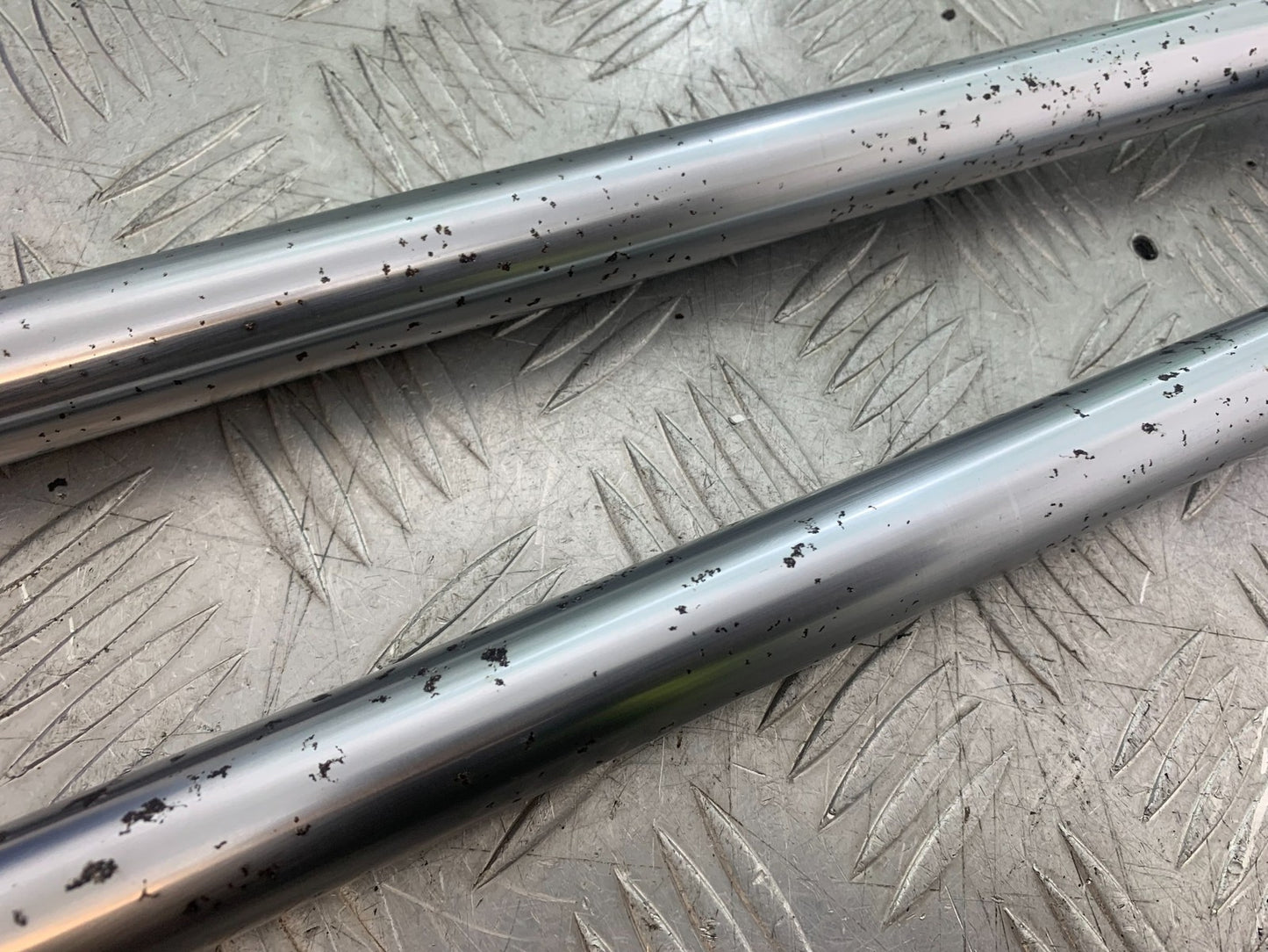 SUZUKI GP100 GP 100 FORKS  YEAR 1978-1988 (CMB1259)