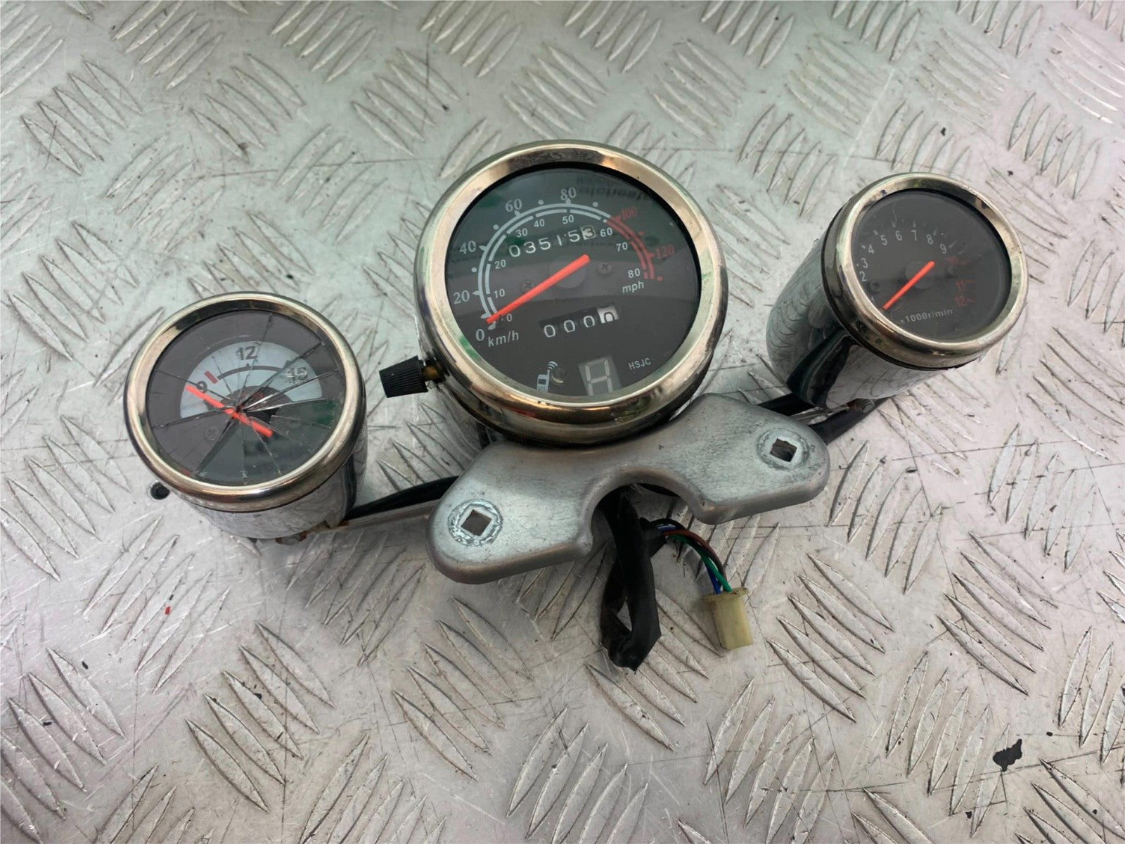 PIONEER NEVADA XF125 CLOCKS SPEEDO DASH  YEAR 2009 (CMB1214)