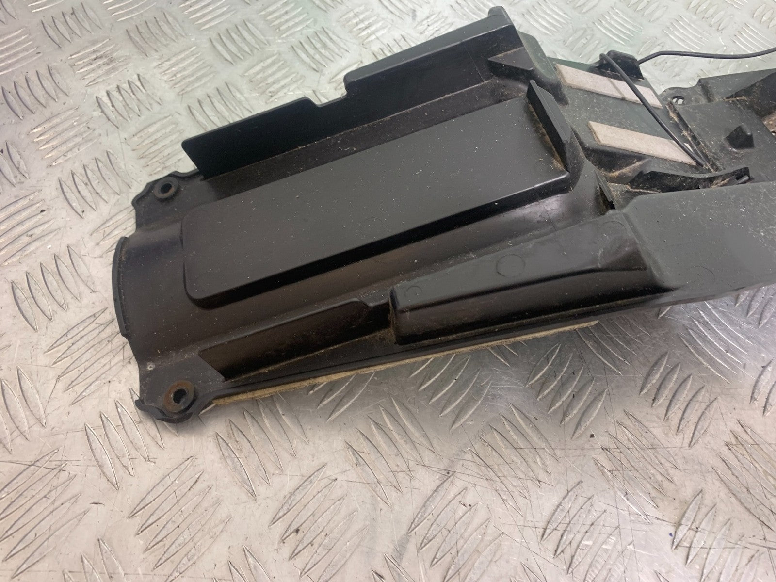 SUZUKI GSR600 GSR 600 UNDERTRAY   2006-2010 (CMB1177)