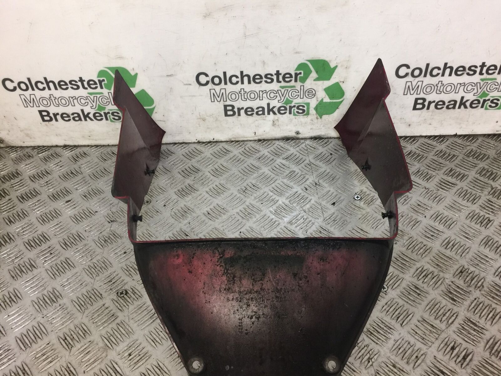 HONDA CBR1100 BLACKBIRD FAIRING V PIECE  YEAR 2000 (STOCK 522)