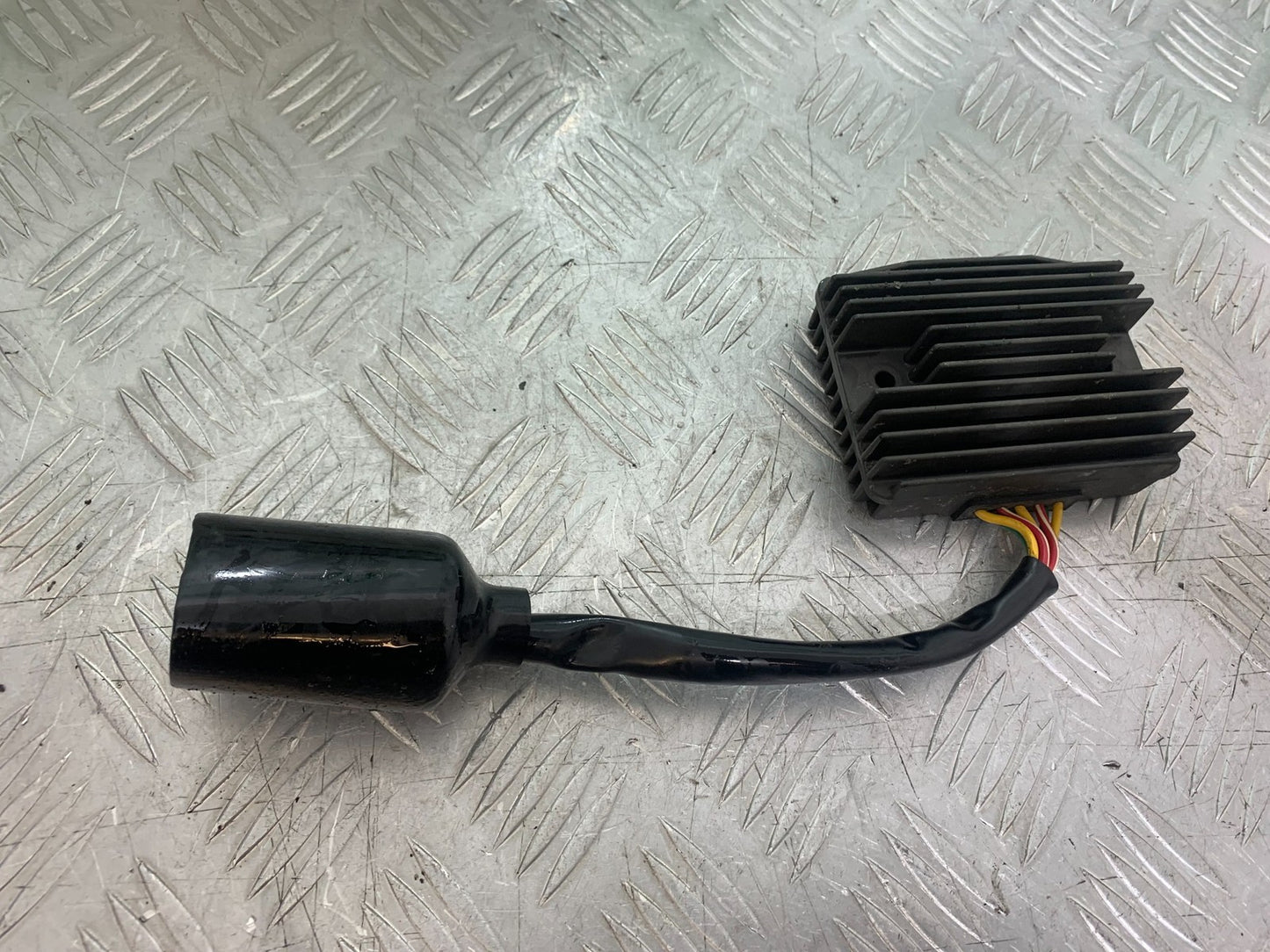HONDA VFR800 PRE V-TEC REGULATOR  YEAR 1998-2001 (CMB1233)