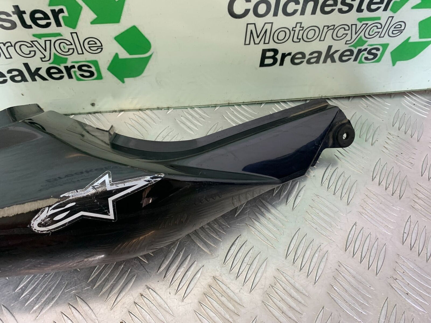 SUZUKI SV650 SV 650 RIGHT SEAT PANEL    YEAR 2003-2006 (CMB1024)
