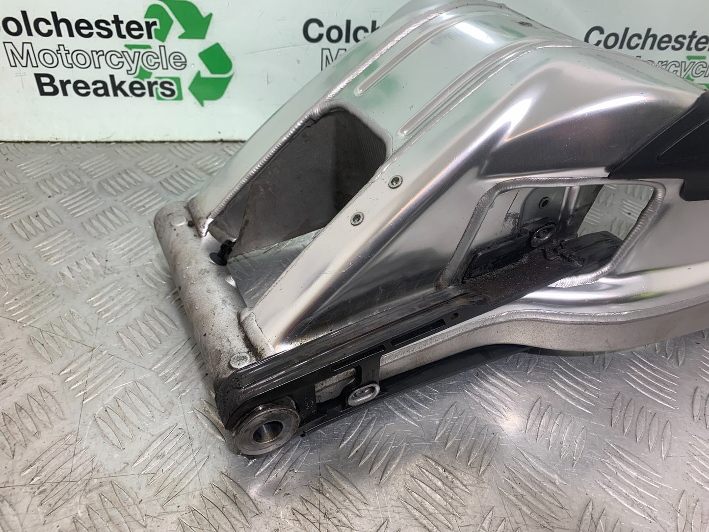 BMW S1000 RR SWINGARM  YEAR 2015-2018 (CMB1246)