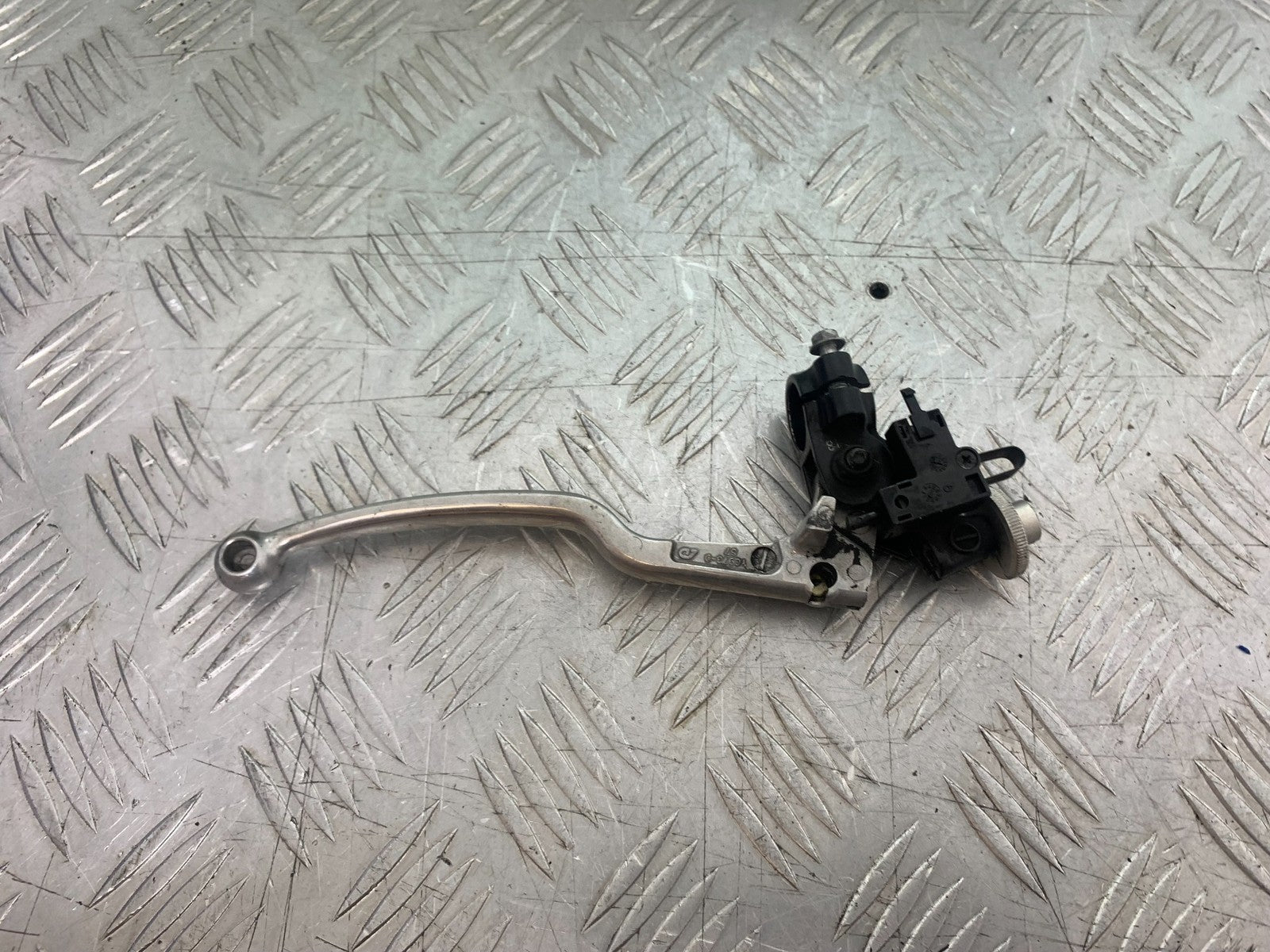 YAMAHA XJ6 XJ6-S CLUTCH LEVER AND BRACKET YEAR 2009-2015  (CMB1212)