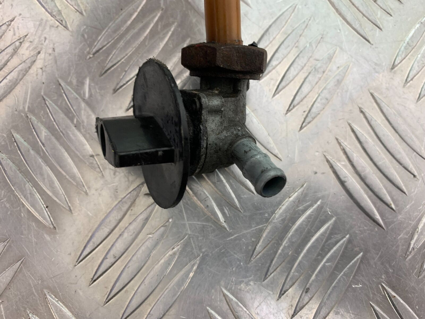 HONDA NTV 650 REVERE PETROL TAP  YEAR 1988-1996  (CMB1025))
