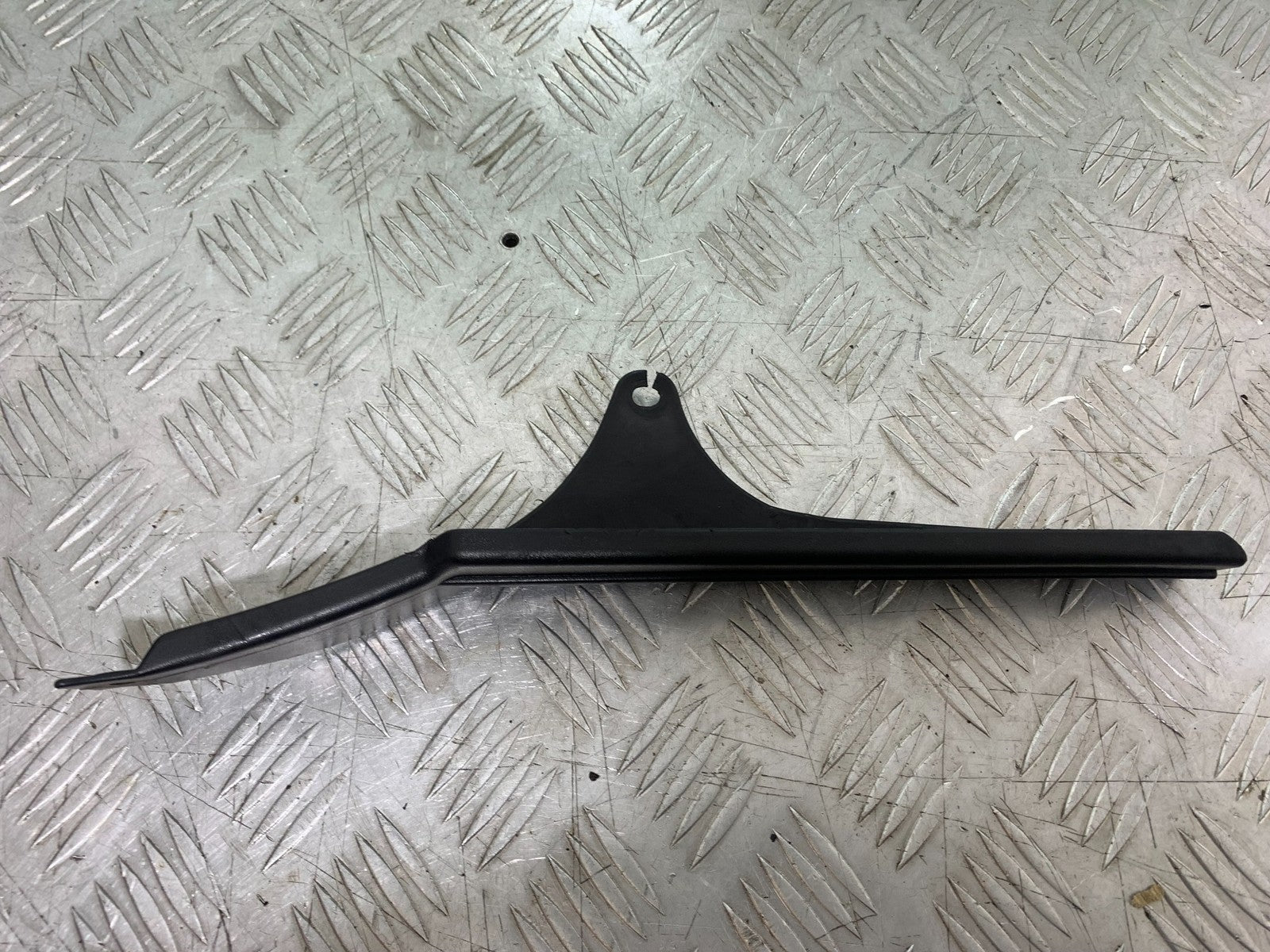 APRILIA RSV1000 RSV 1000 MILLE CHAIN GUARD  1998- 2003 (CMB1184)