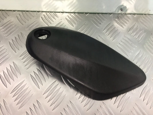 KAWASAKI VN 650 VULCAN LEFT SEAT PANEL  YEAR 2017-2021 (STOCK 924)