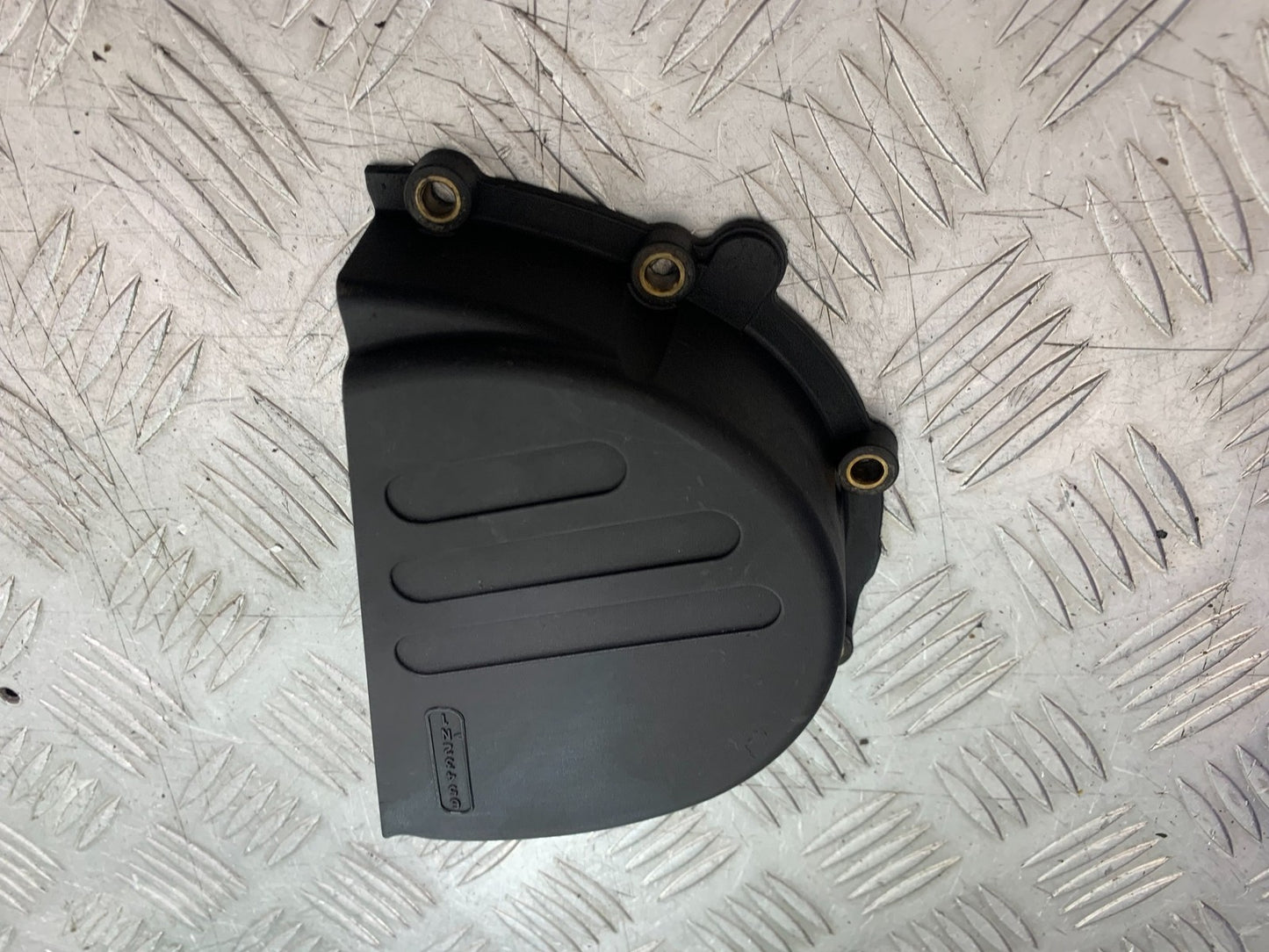 TRIUMPH 955i DAYTONA SPROCKET COVER  YEAR 2002-2006 (CMB1229)