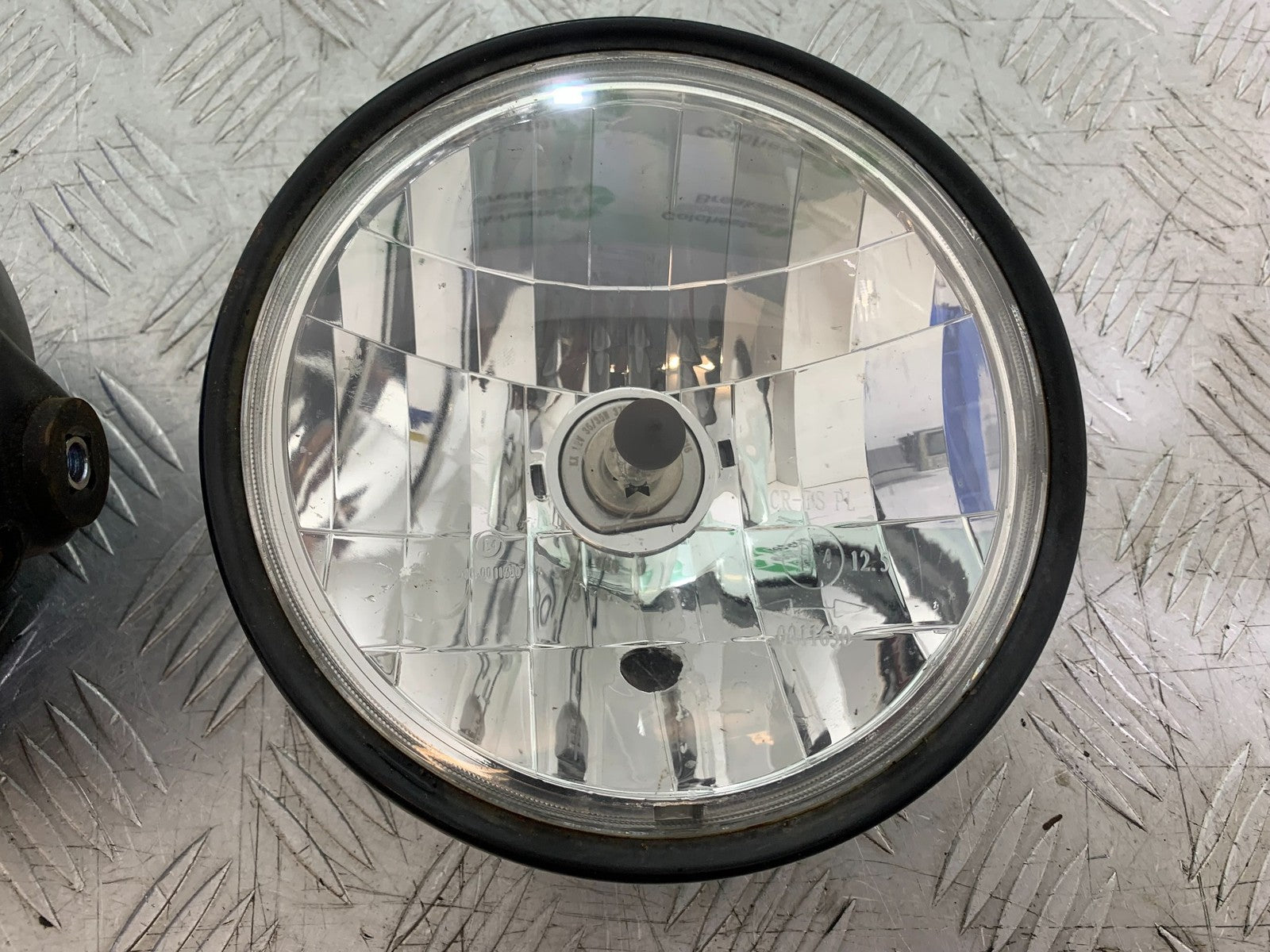 YAMAHA YBR125 YBR 125 HEADLIGHT AND BACKING YEAR 2010-2017 (CMB1252)