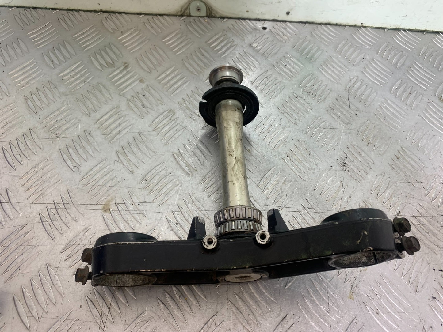KAWASAKI ZX9R ZX9 C BOTTOM YOKE YEAR 1998-99 (CMB1213)