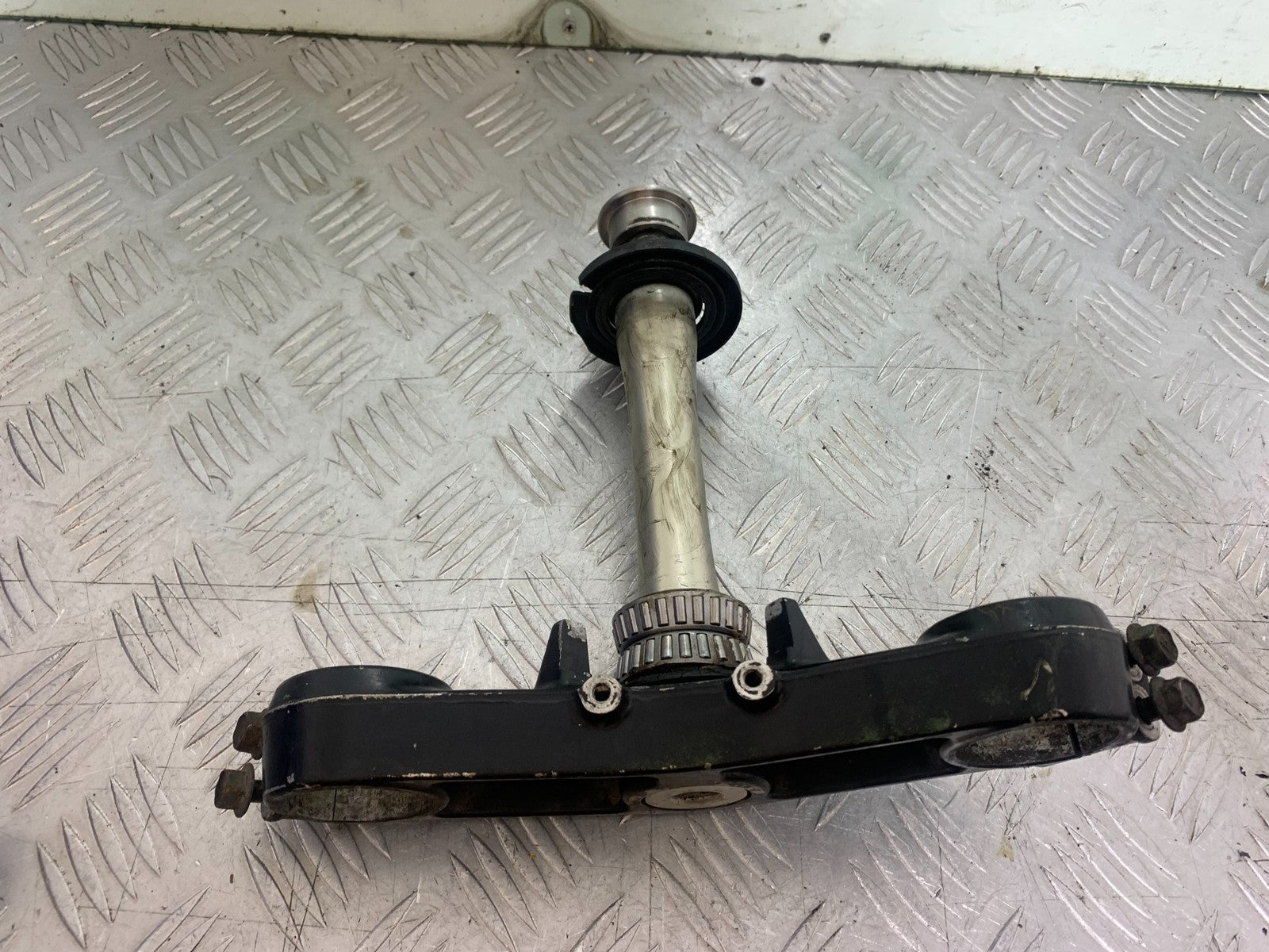 KAWASAKI ZX9R ZX9 C BOTTOM YOKE YEAR 1998-99 (CMB1213)