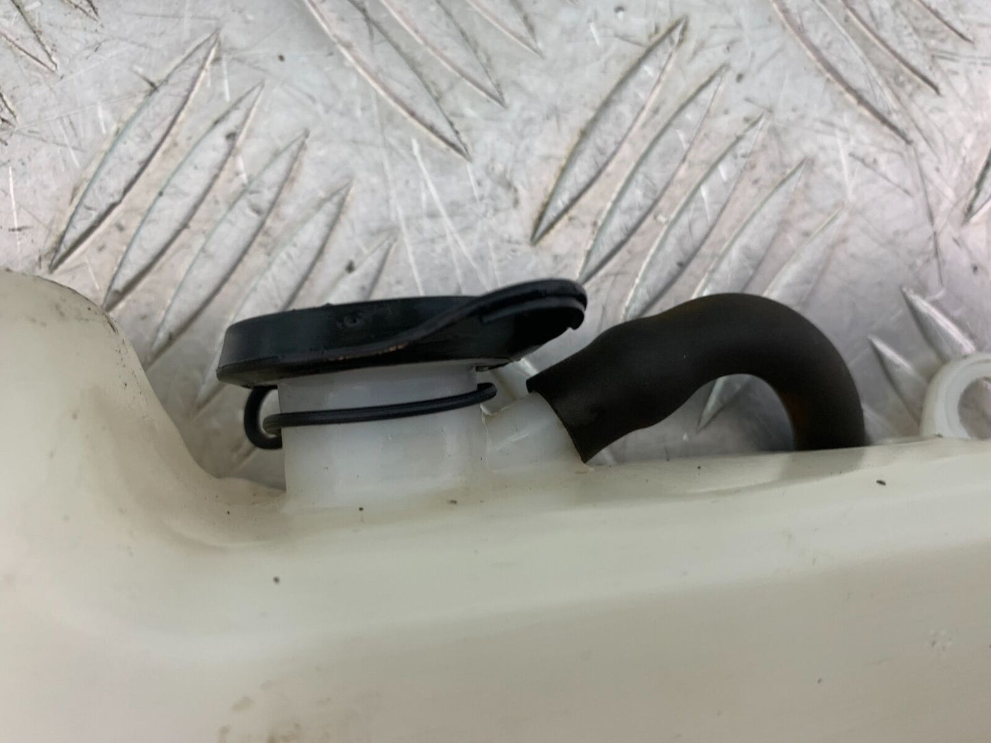 TRIUMPH THUNDERBIRD 1600 COOLANT BOTTLE YEAR 2011 (CMB1107)