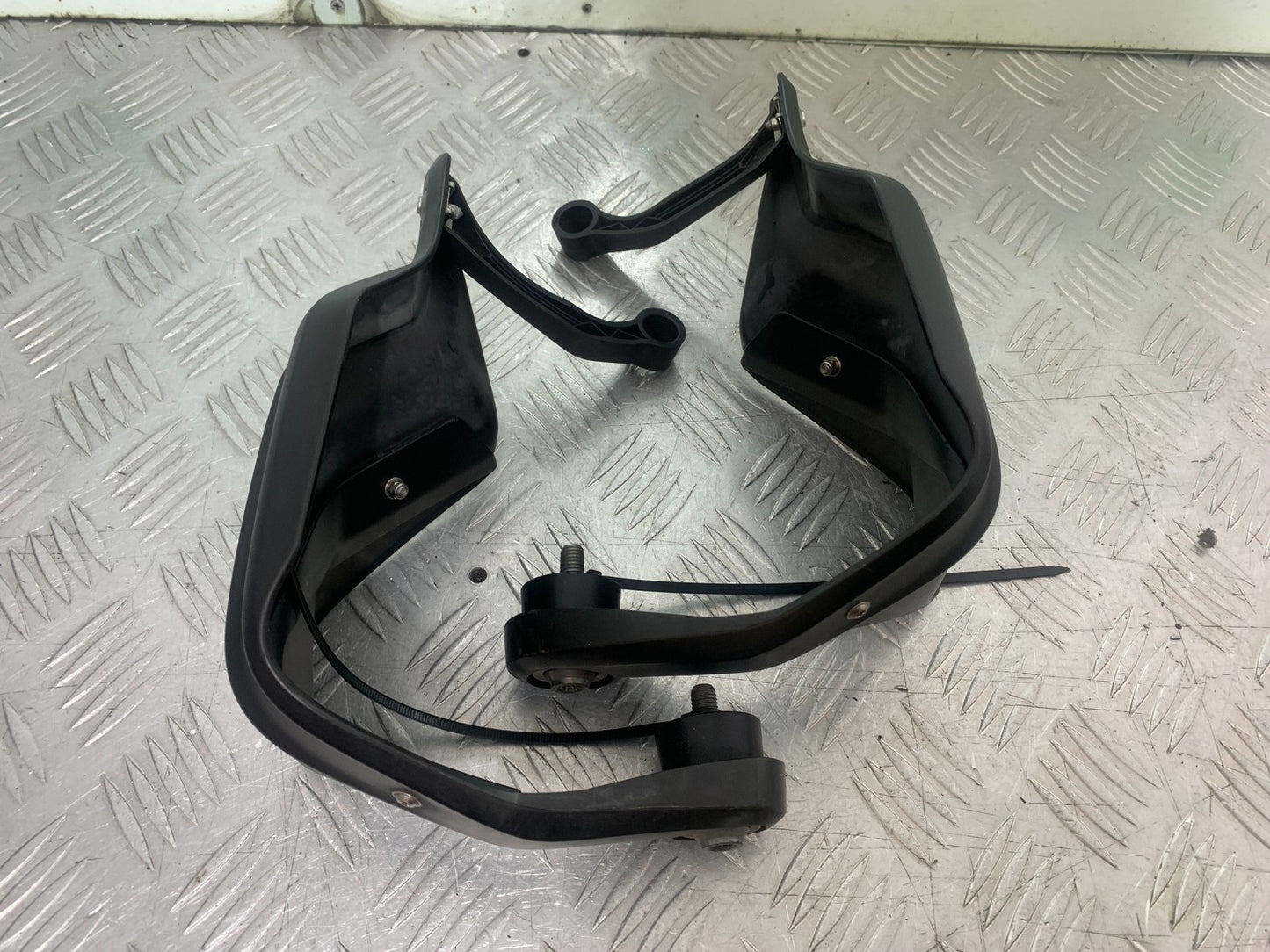 BMW R1200 R 1200 GS HAND GUARDS    YEAR 2013-2016 (CMB1257)