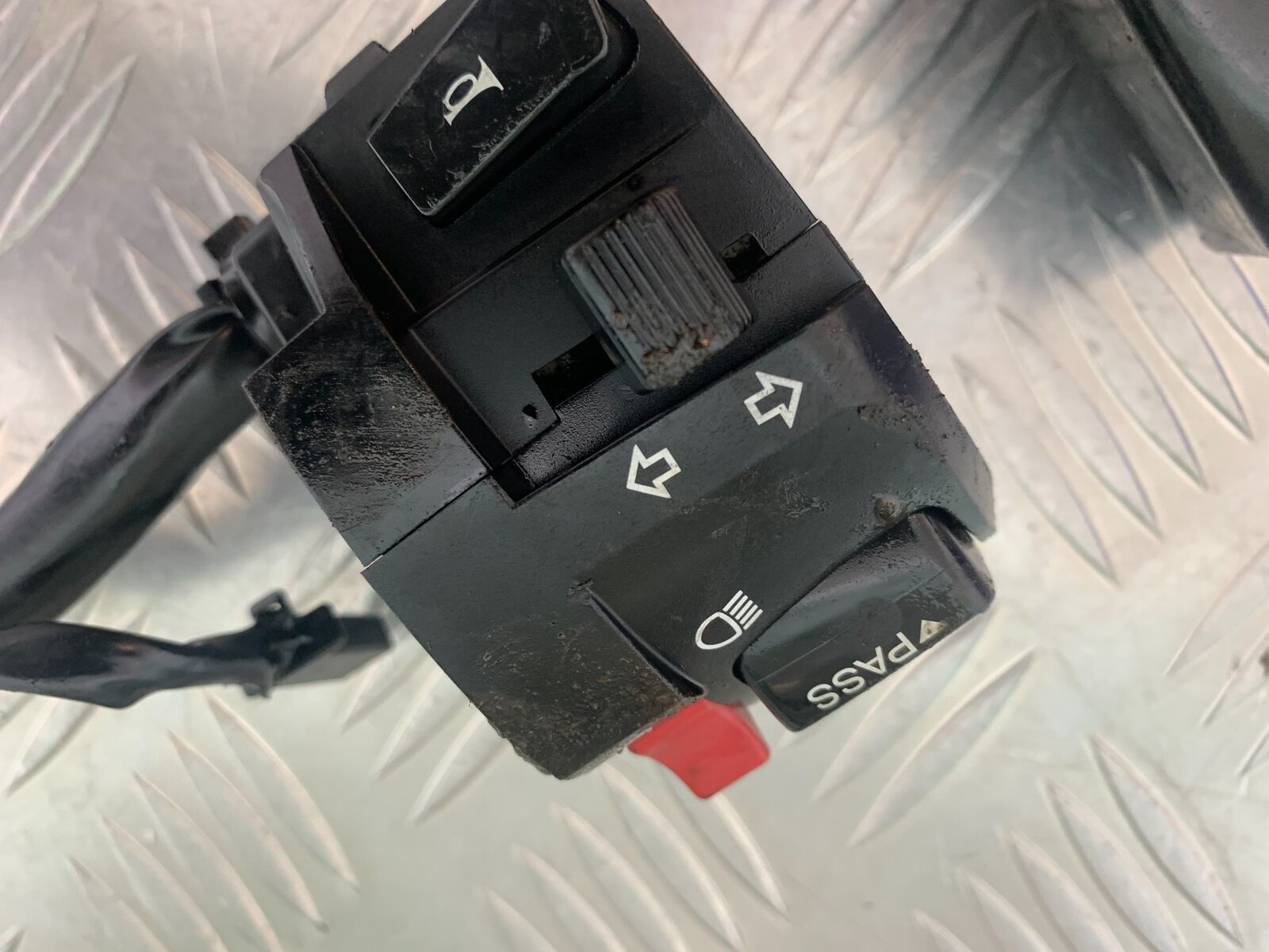 SUZUKI DL 650 V-STROM LEFT SWITCH GEAR YEAR 2016 (STOCK 996)