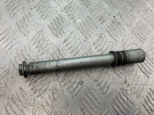 HONDA CBR1000 rr FIREBLADE FRONT WHEEL SPINDLE YEAR 2006 (CMB1220)