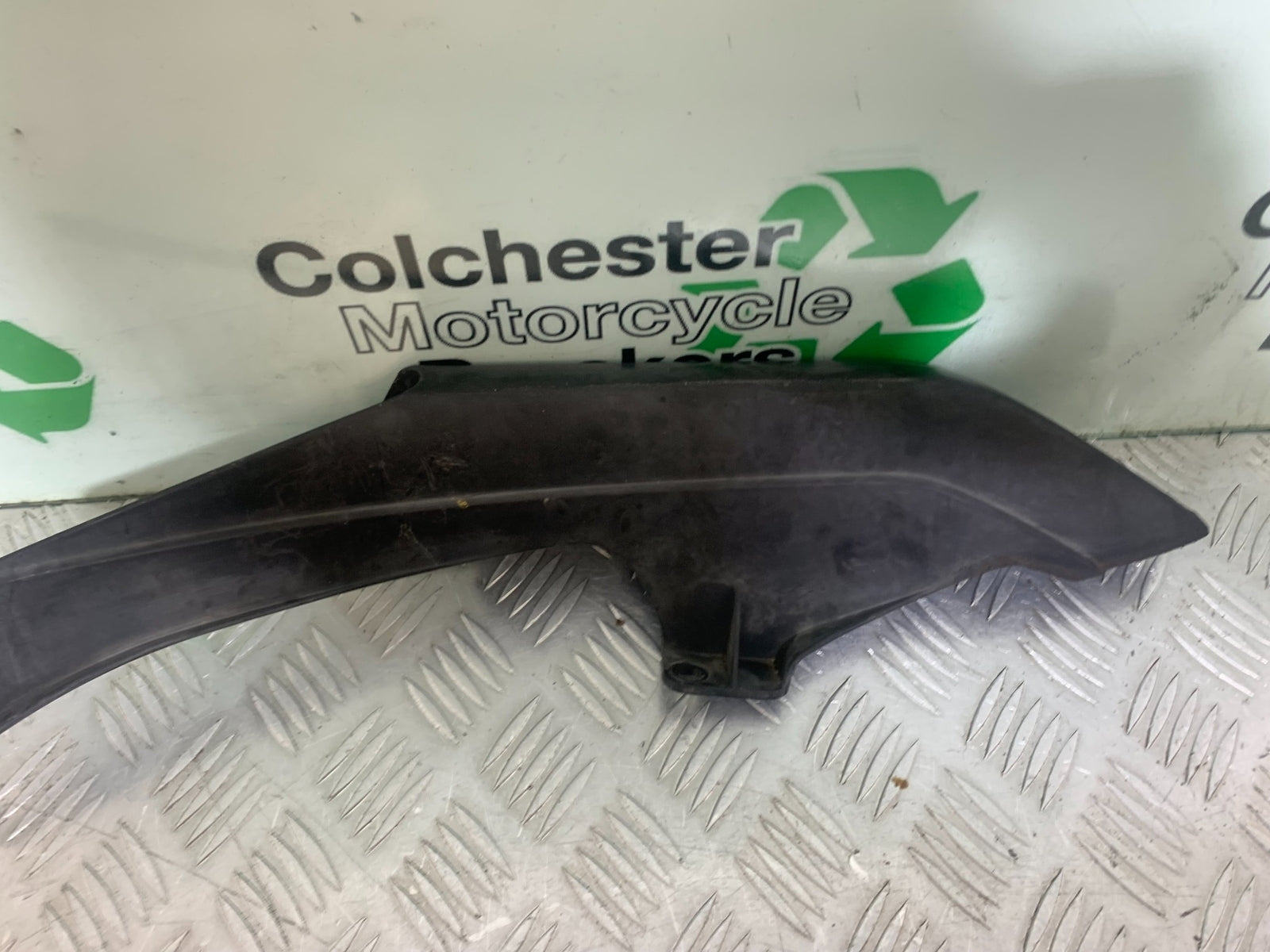 KAWASAKI ZZR1100 D CHAIN GUARD   YEAR 1993-2001 (CMB1164)