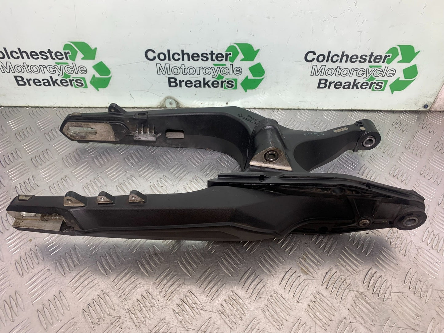 TRIUMPH TIGER 800 XRT SWINGARM   2018-2020 (CMB1193)
