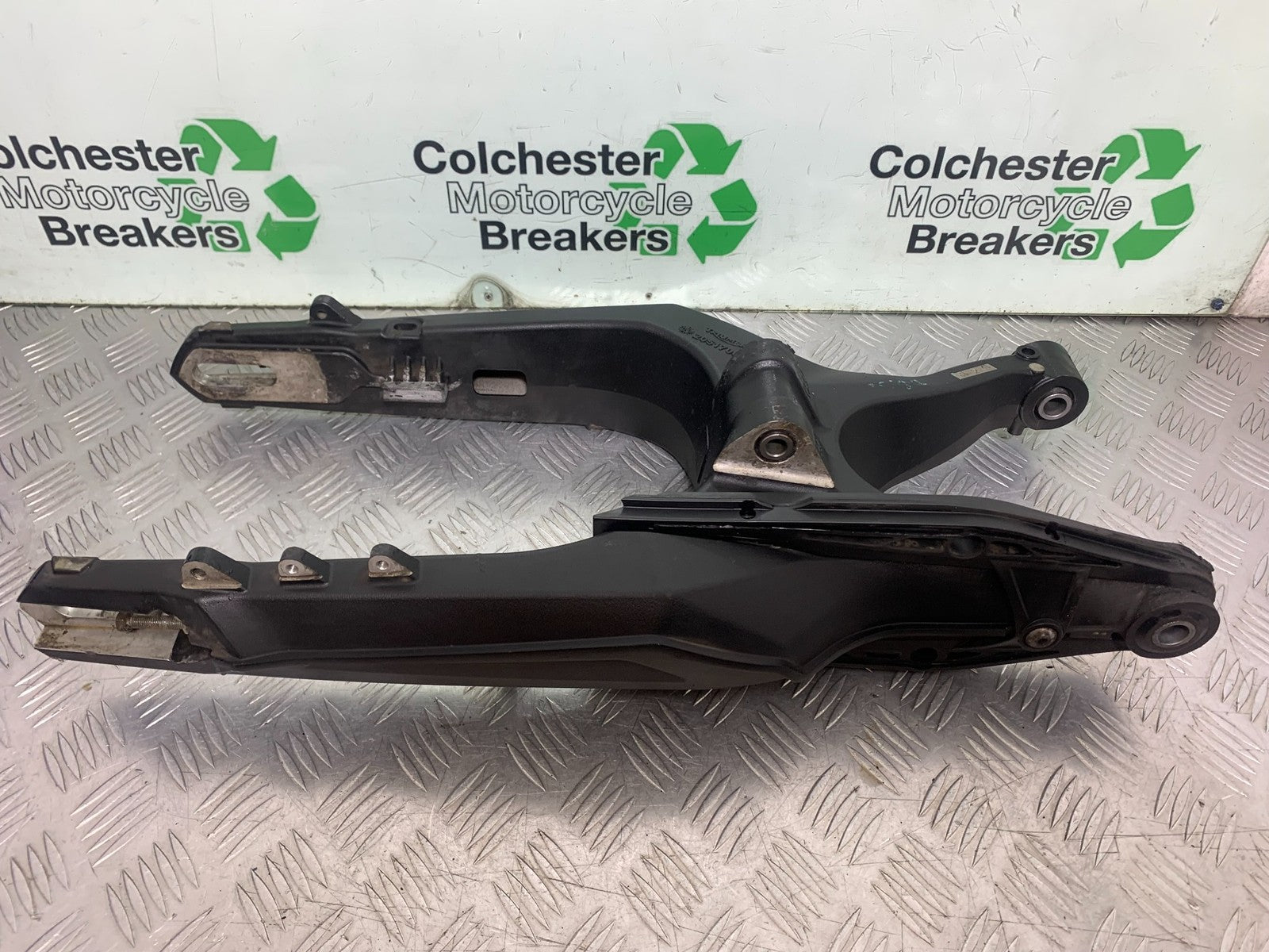 TRIUMPH TIGER 800 XRT SWINGARM   2018-2020 (CMB1193)