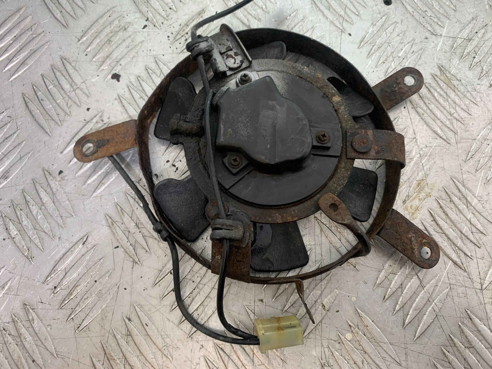 HONDA NTV 600 REVERE RADIATOR FAN YEAR 1988-1996  (CMB1281)