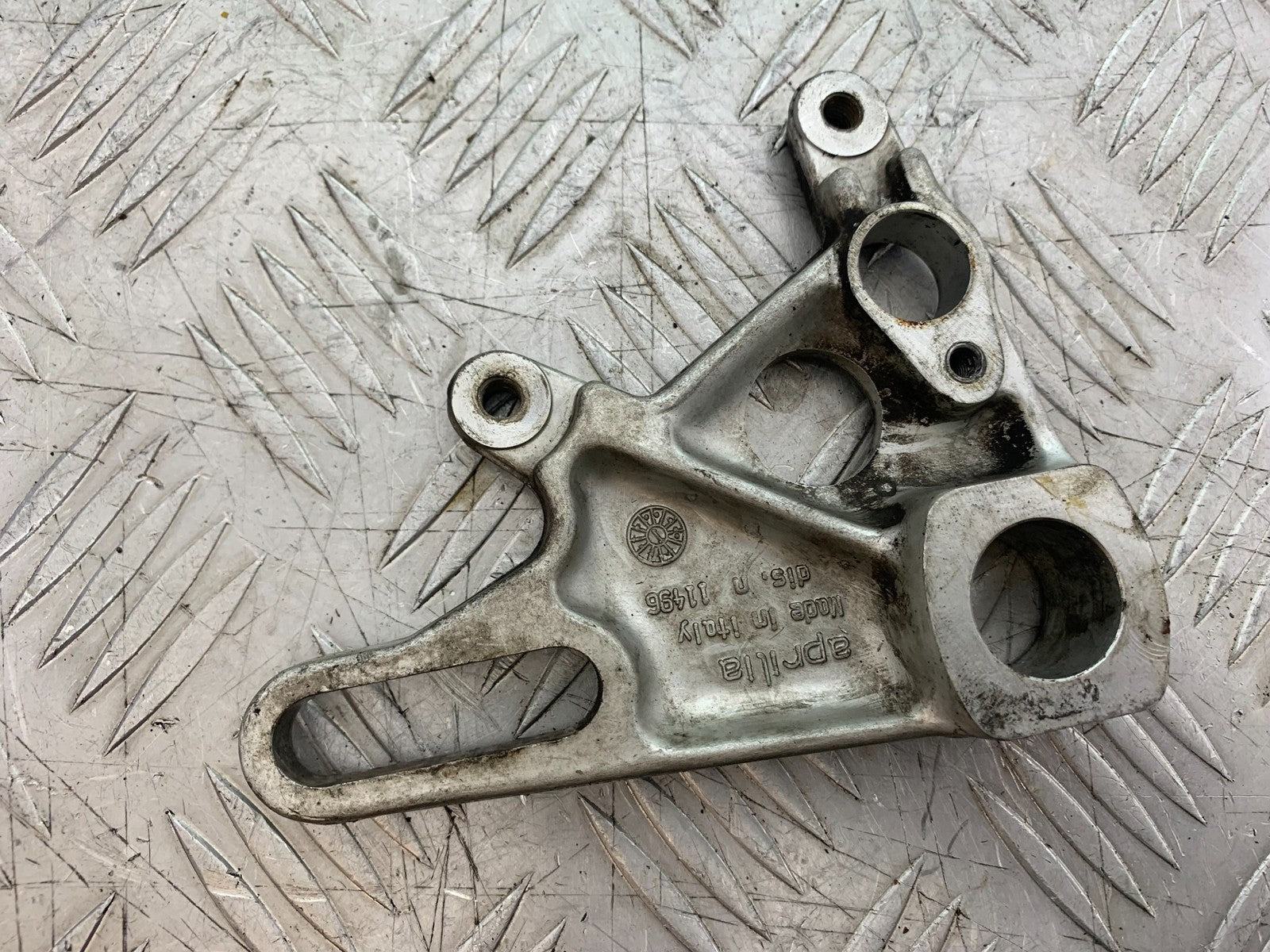 APRILIA RSV1000 RSV 1000 MILLE REAR CALIPER BRACKET  1998- 2003 (CMB1184)