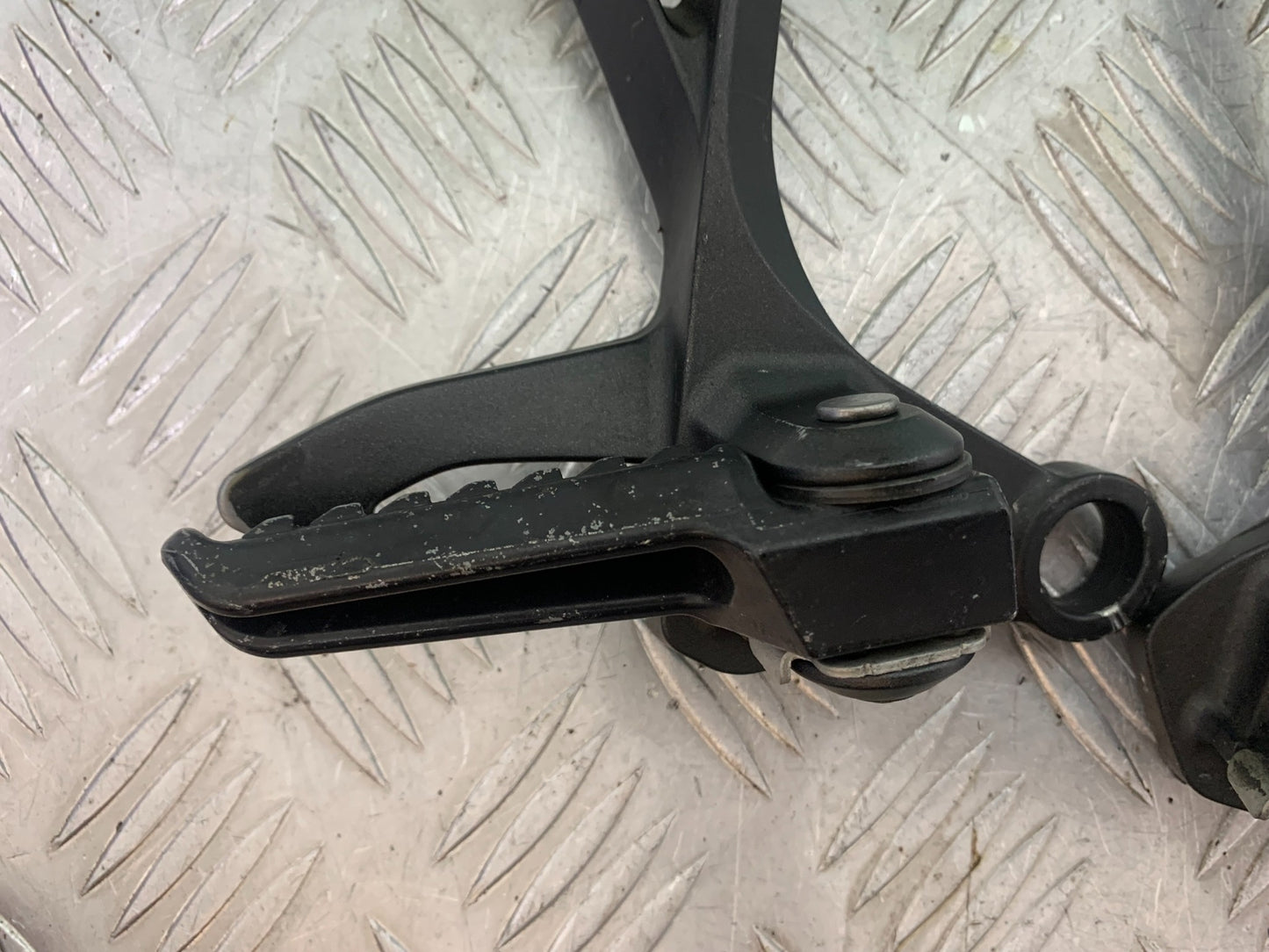 KAWASAKI ZX10R ZX 10R REAR HANGERS AND PEGS   YEAR 2011-2015 (CMB1154)