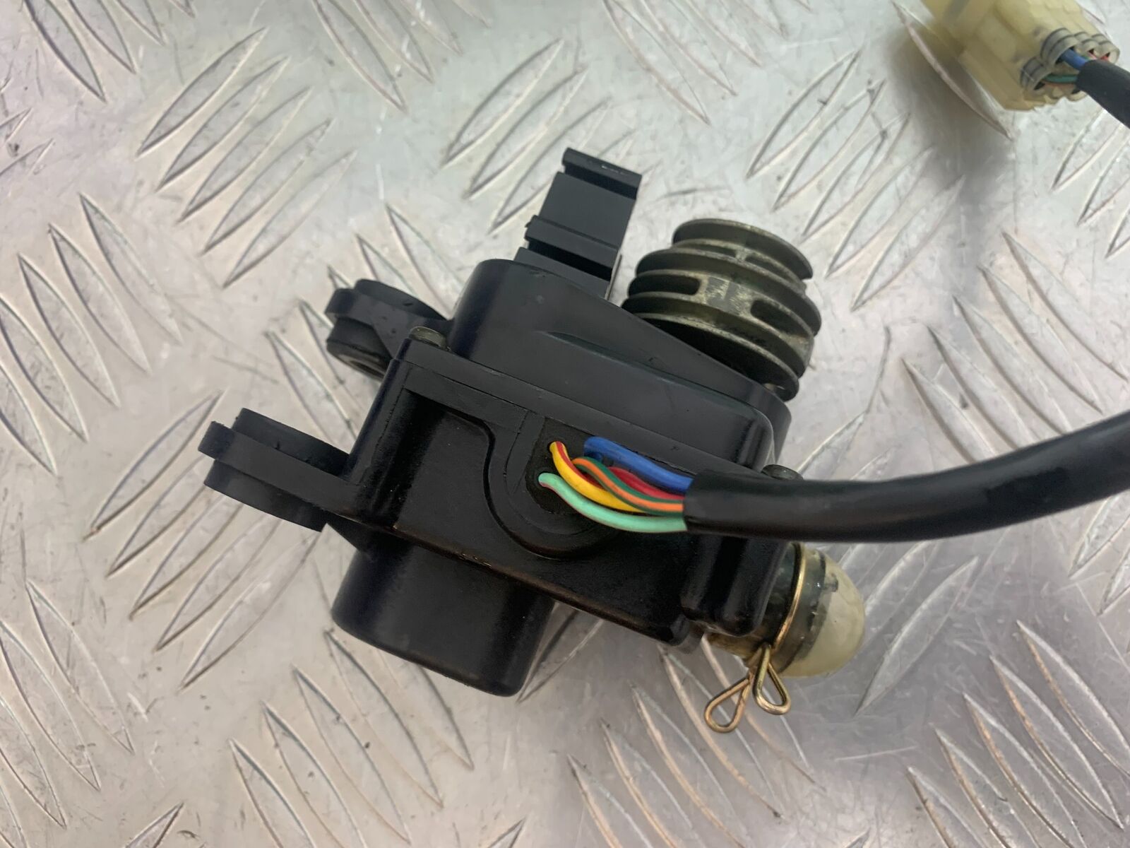 HONDA CBR 929 RRY FIREBLADE EXHAUST SERVO MOTOR YEAR 2000-01 (CMB1026)