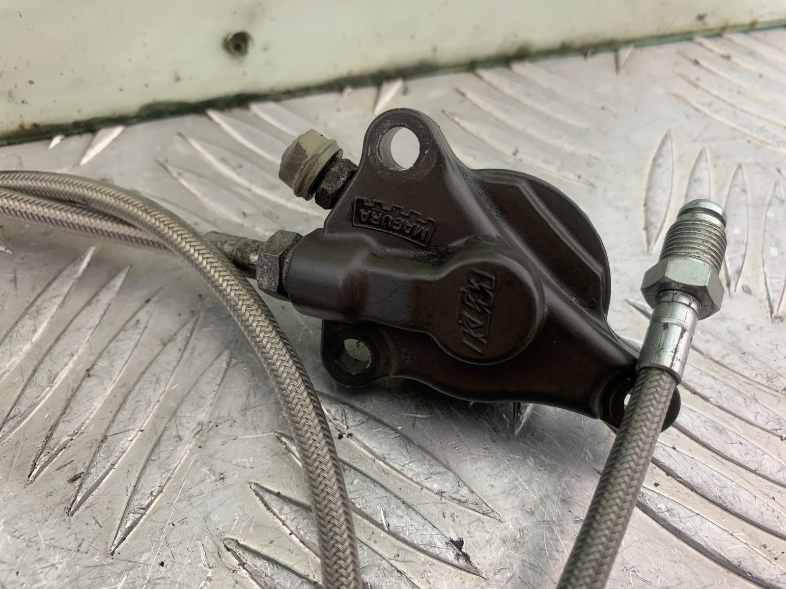 KTM 690 DUKE R LC4 CLUTCH SLAVE CYLINDER YEAR 2012-2015  (CMB1180)
